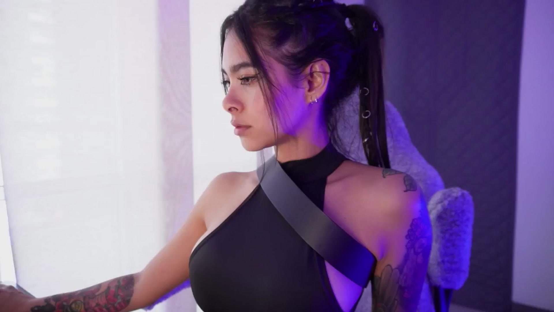 Gallery image thumbnail from Ramonarios's myfreecams stream on, 10/11/2024, 18:57 image 15 of 20
