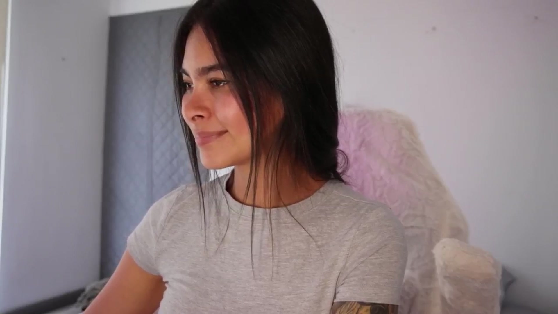 Gallery image thumbnail from Ramonarios's myfreecams stream on, 11/28/2024, 19:22 image 10 of 20