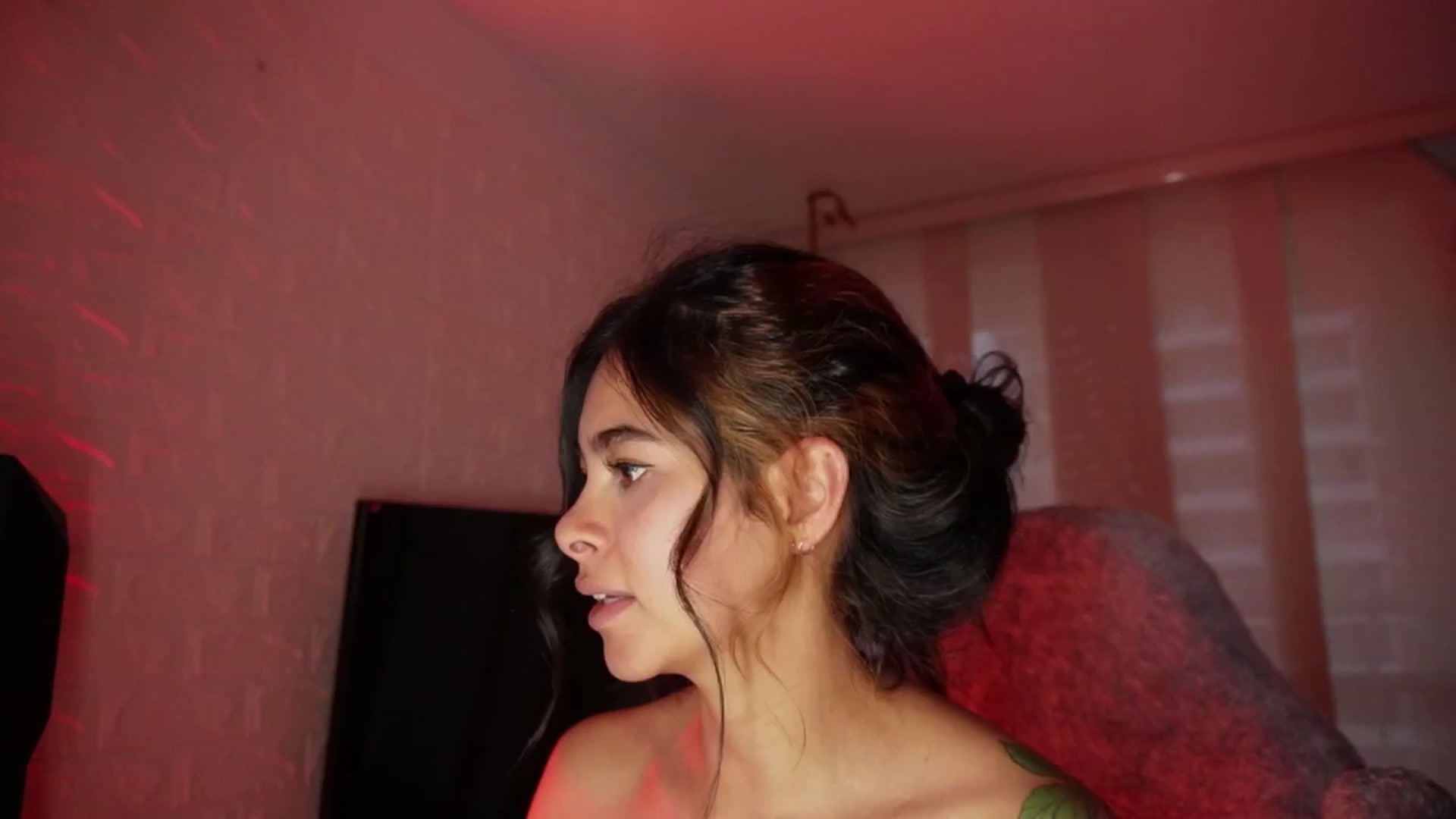 Gallery image thumbnail from Ramonarios's myfreecams stream on, 04/03/2025, 19:59 image 1 of 20
