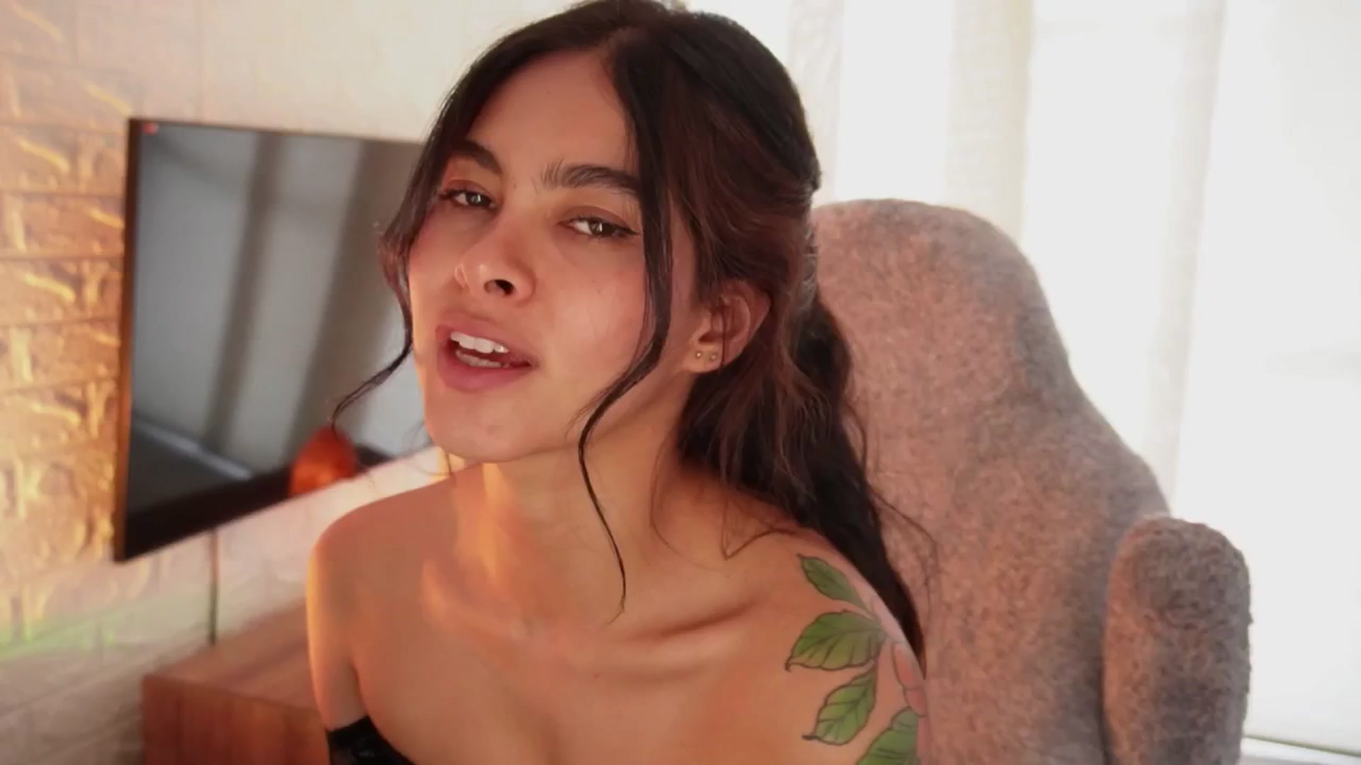 Gallery image thumbnail from Ramonarios's myfreecams stream on, 04/27/2025, 18:59 image 19 of 20