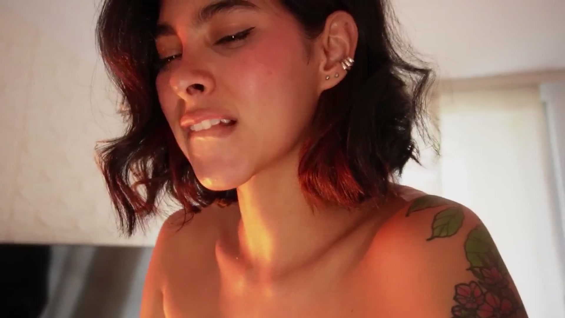 Gallery image thumbnail from Ramonarios's myfreecams stream on, 05/26/2025, 21:12 image 7 of 20