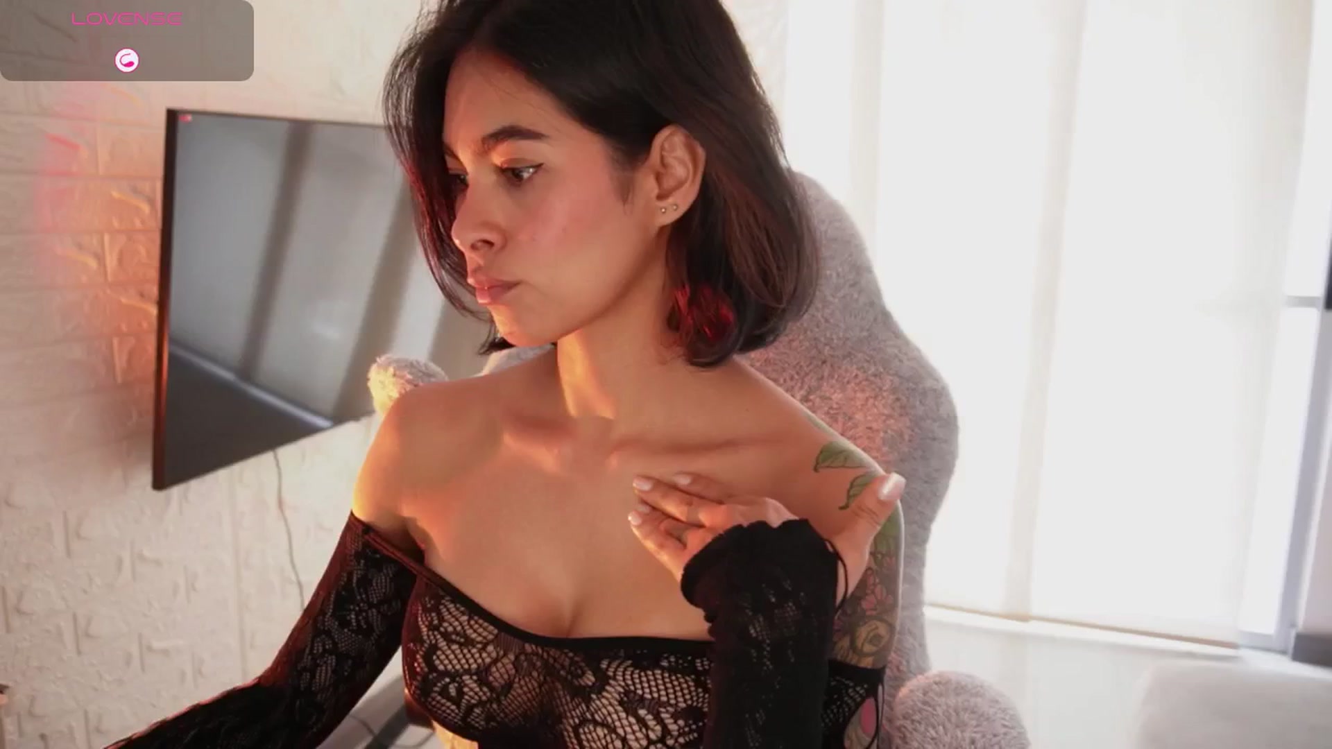 Gallery image thumbnail from Ramonarios's myfreecams stream on, 07/02/2025, 17:17 image 7 of 20