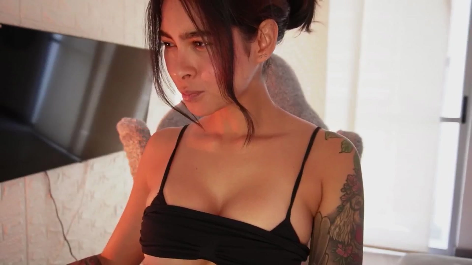Gallery image thumbnail from Ramonarios's myfreecams stream on, 07/07/2025, 15:54 image 17 of 20