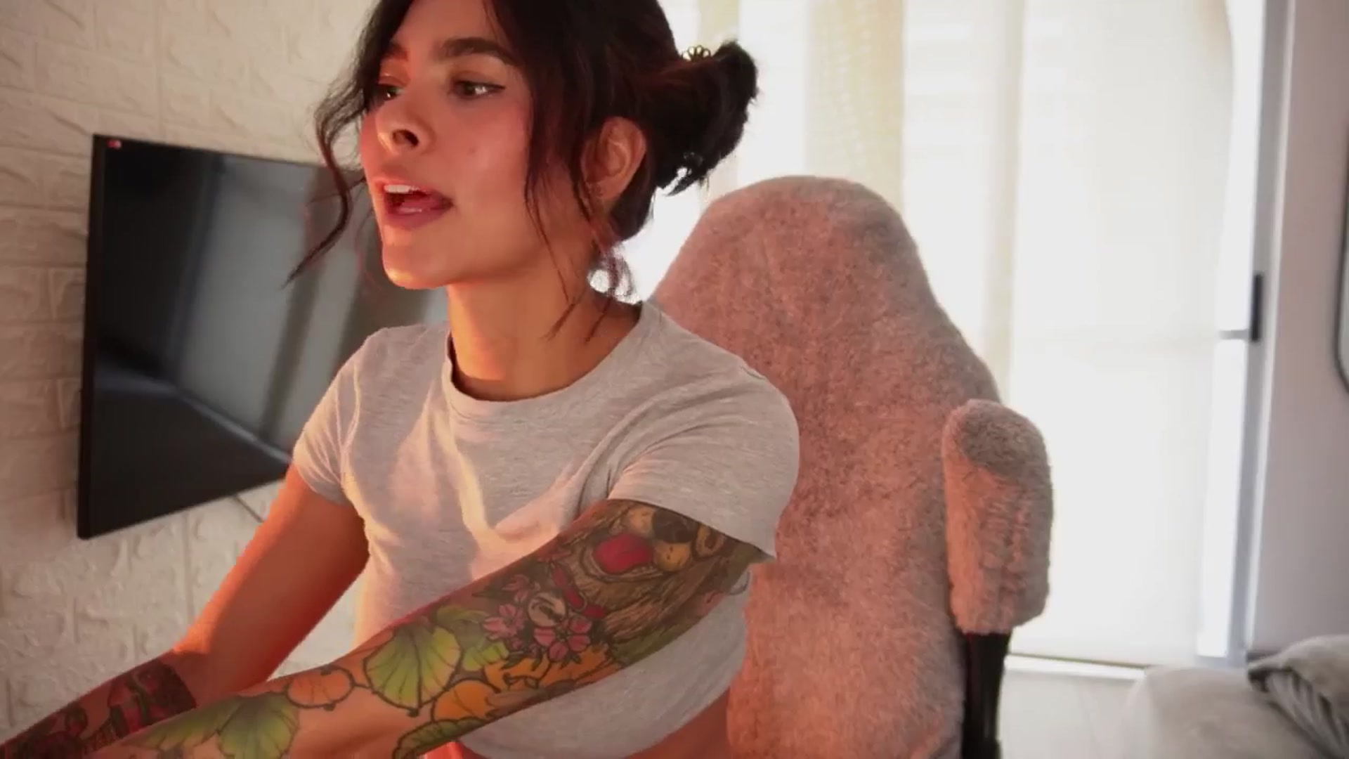 Gallery image thumbnail from Ramonarios's myfreecams stream on, 07/09/2025, 17:47 image 16 of 20
