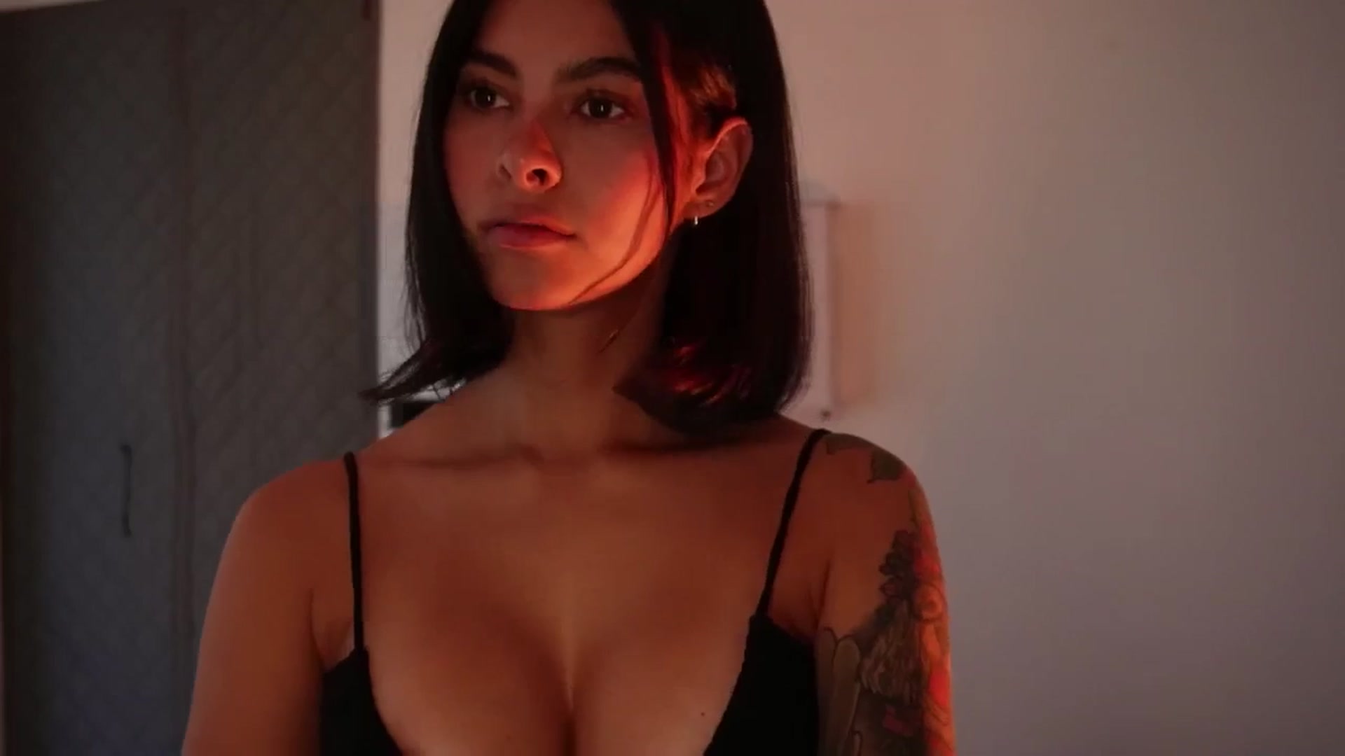 Gallery image thumbnail from Ramonarios's myfreecams stream on, 08/29/2025, 17:27 image 13 of 20
