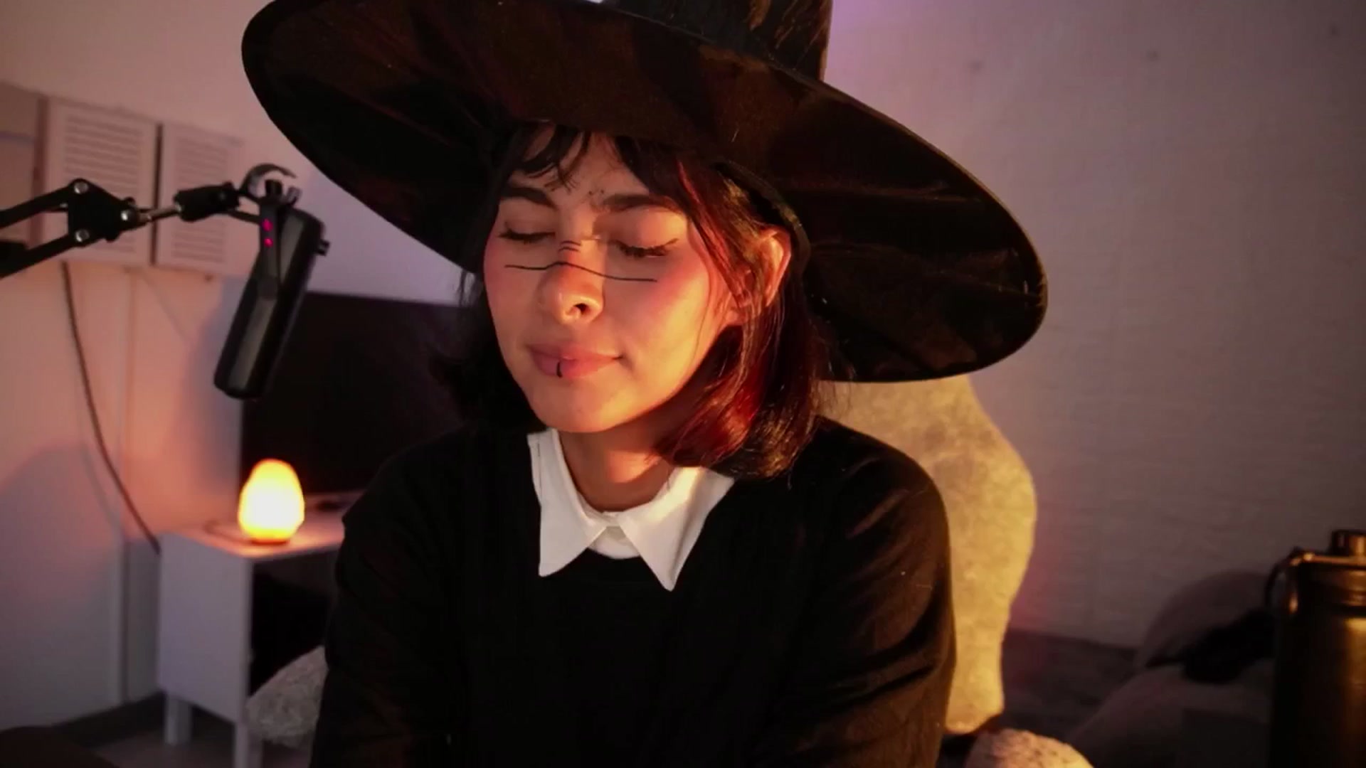 Gallery image thumbnail from Ramonarios's myfreecams stream on, 10/31/2025, 21:12 image 6 of 20
