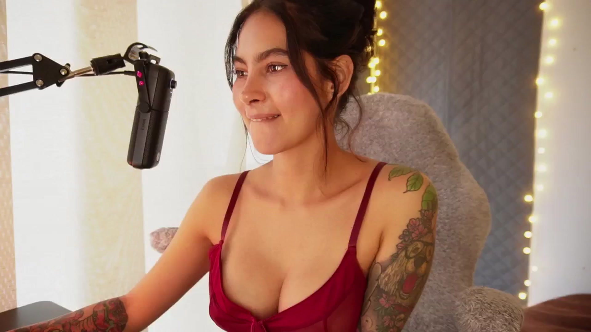 Gallery image thumbnail from Ramonarios's myfreecams stream on, 12/22/2025, 20:07 image 2 of 20