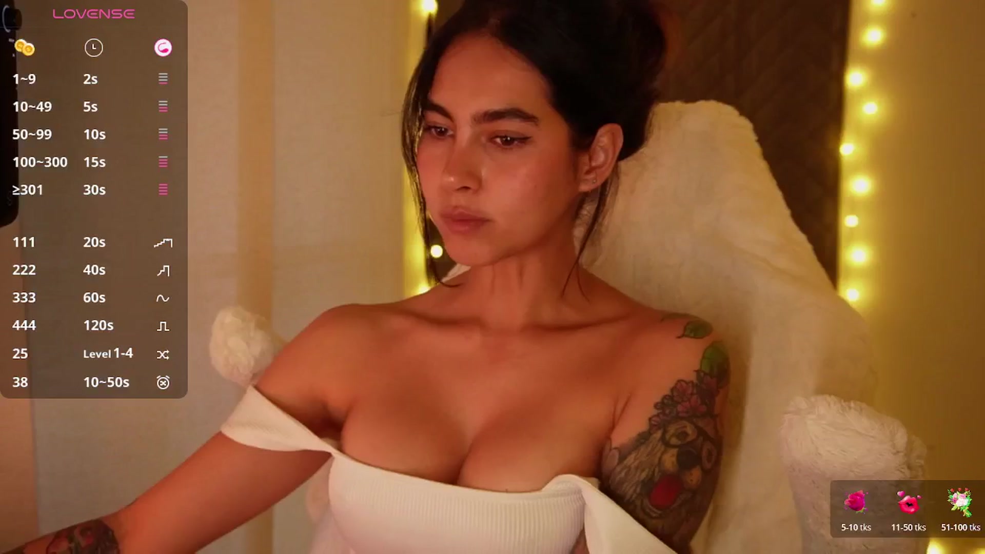 Gallery image thumbnail from Ramonarios's myfreecams stream on, 01/20/2026, 23:25 image 16 of 20