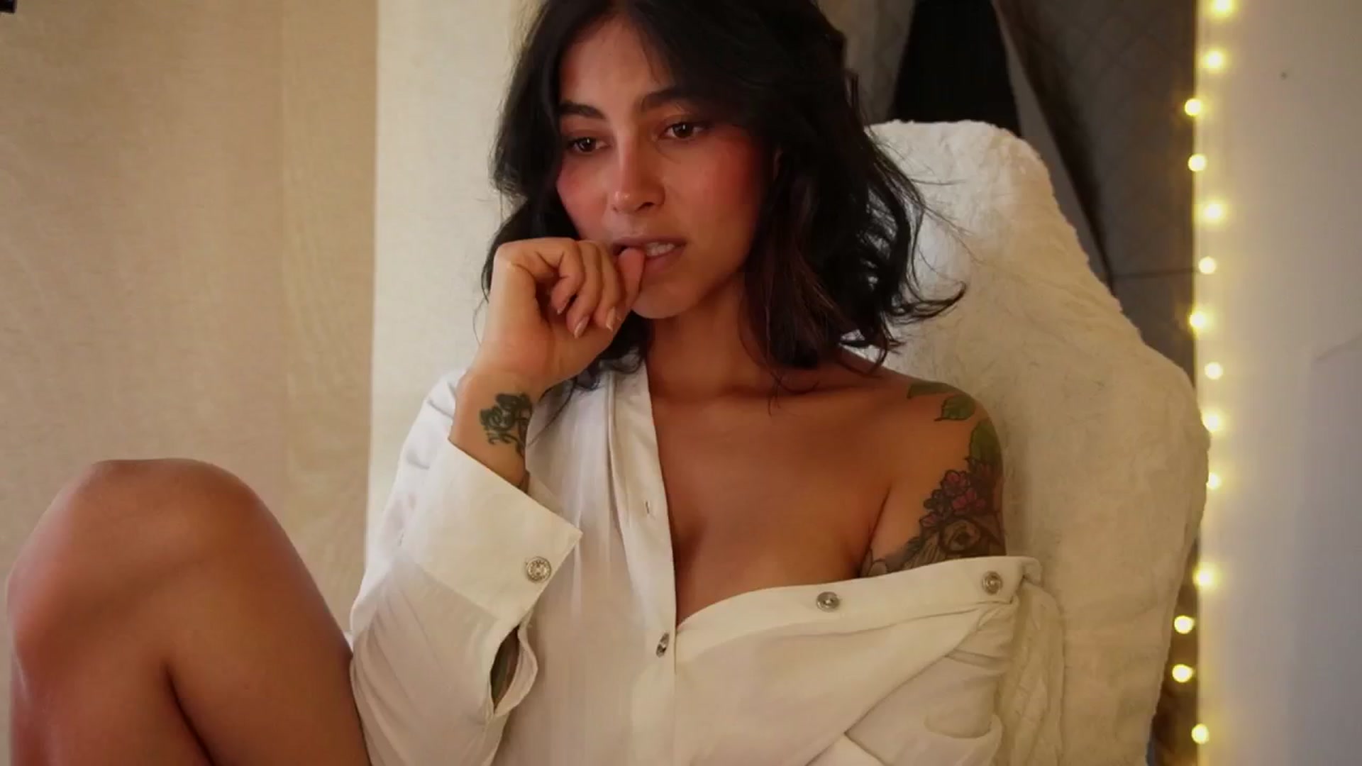 Gallery image thumbnail from Ramonarios's myfreecams stream on, 03/05/2026, 20:14 image 10 of 20