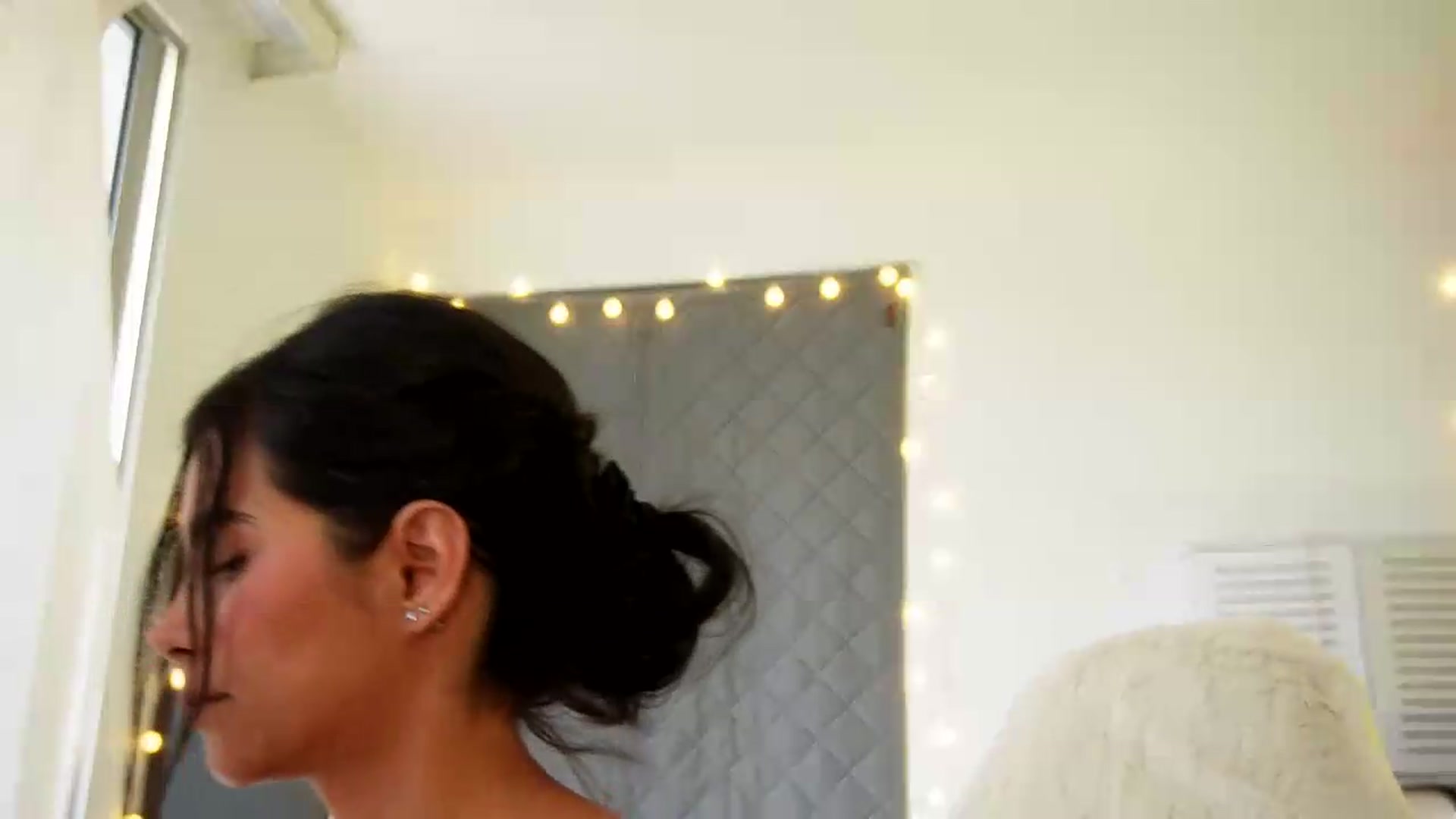 Gallery image thumbnail from Ramonarios's myfreecams stream on, 05/22/2026, 18:13 image 10 of 20