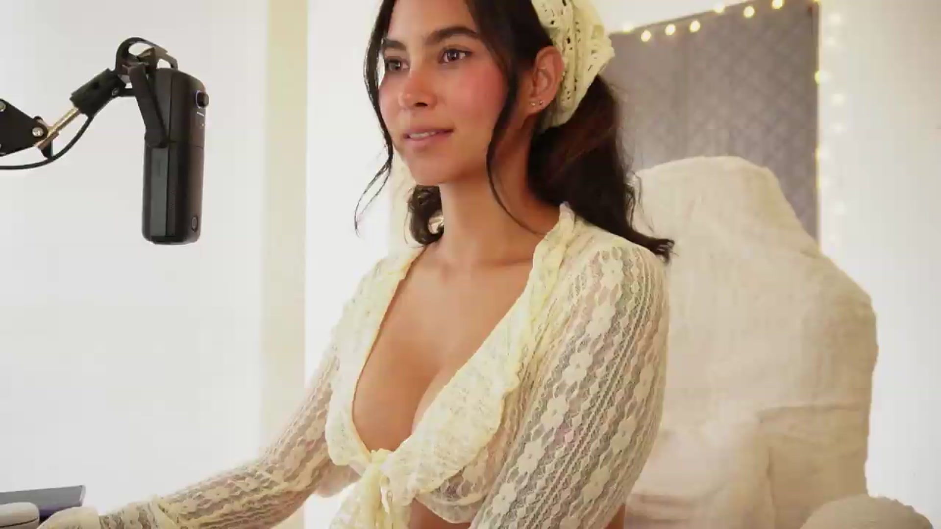 Gallery image thumbnail from Ramonarios's myfreecams stream on, 06/18/2026, 17:18 image 11 of 20
