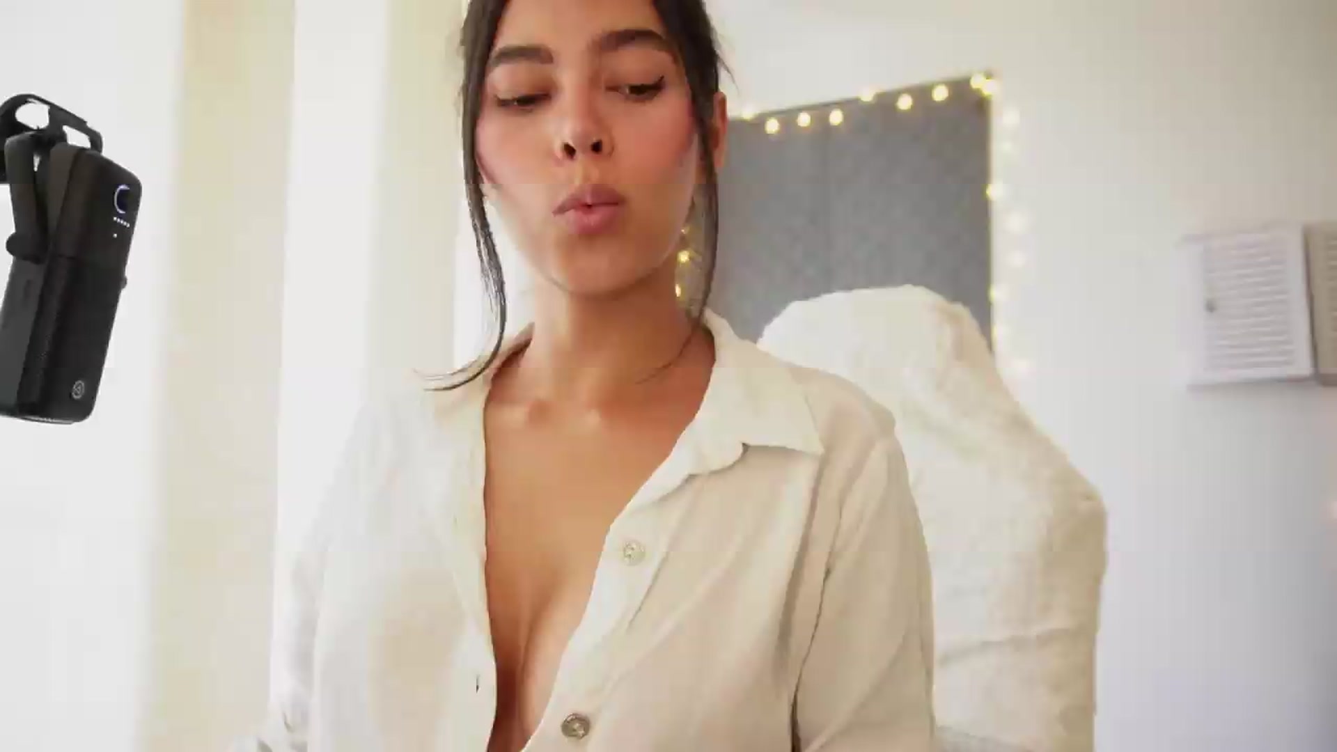 Gallery image thumbnail from Ramonarios's myfreecams stream on, 06/22/2026, 17:52 image 14 of 20