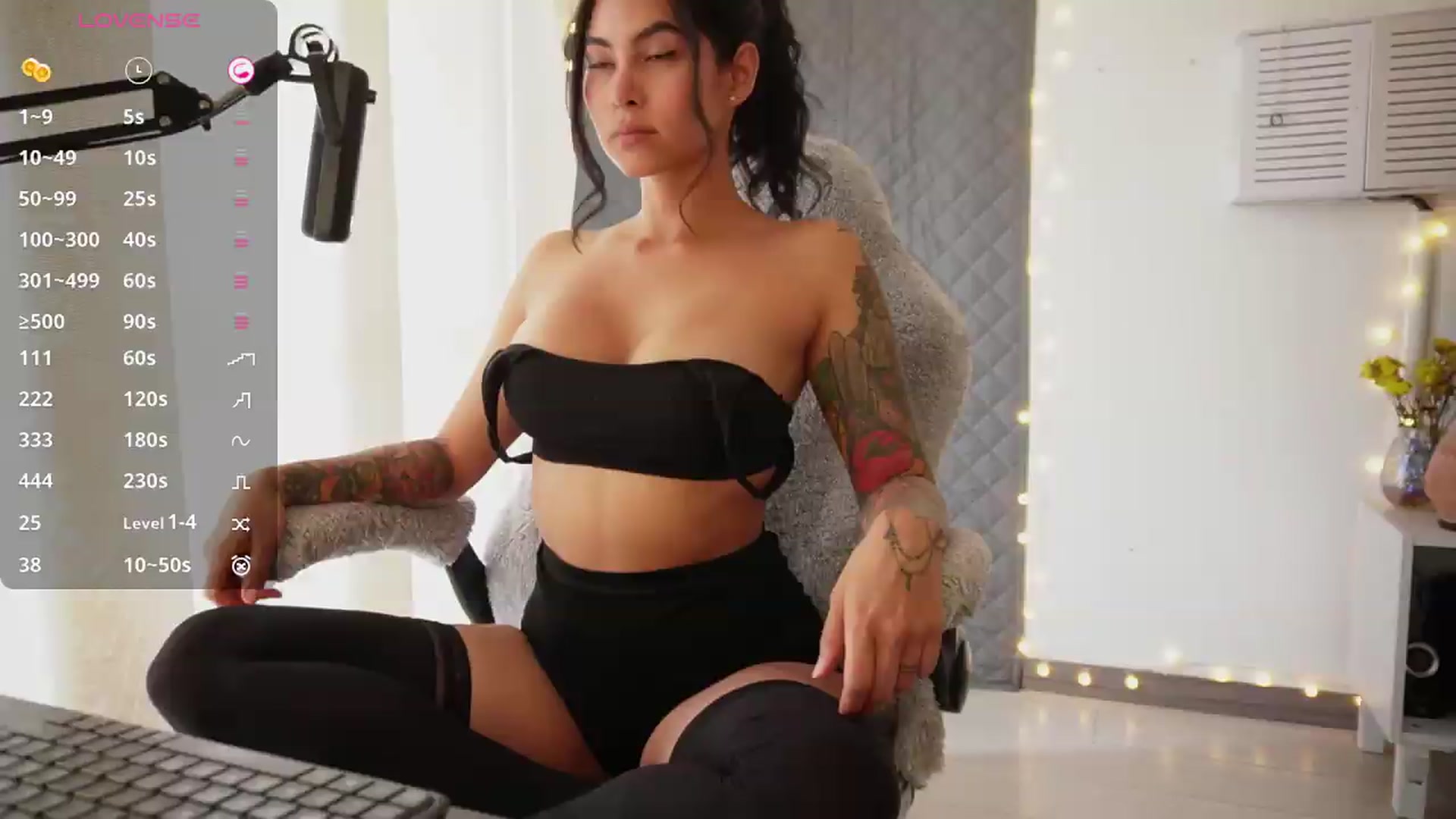 Gallery image thumbnail from Ramonarios's myfreecams stream on, 07/31/2026, 19:36 image 5 of 20