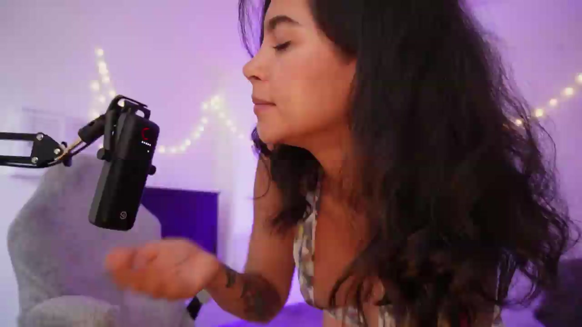 Gallery image thumbnail from Ramonarios's myfreecams stream on, 08/05/2026, 19:22 image 6 of 20