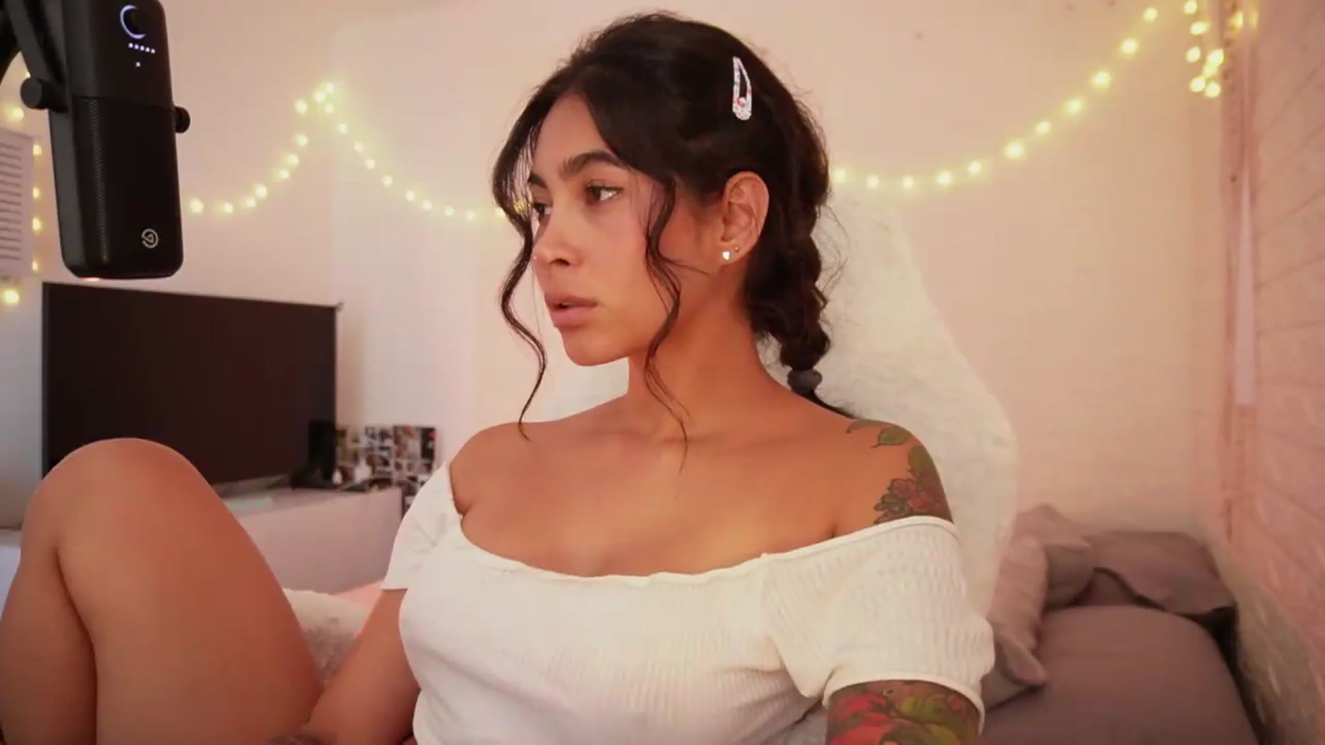 Gallery image thumbnail from Ramonarios's myfreecams stream on, 08/25/2026, 17:18 image 9 of 20