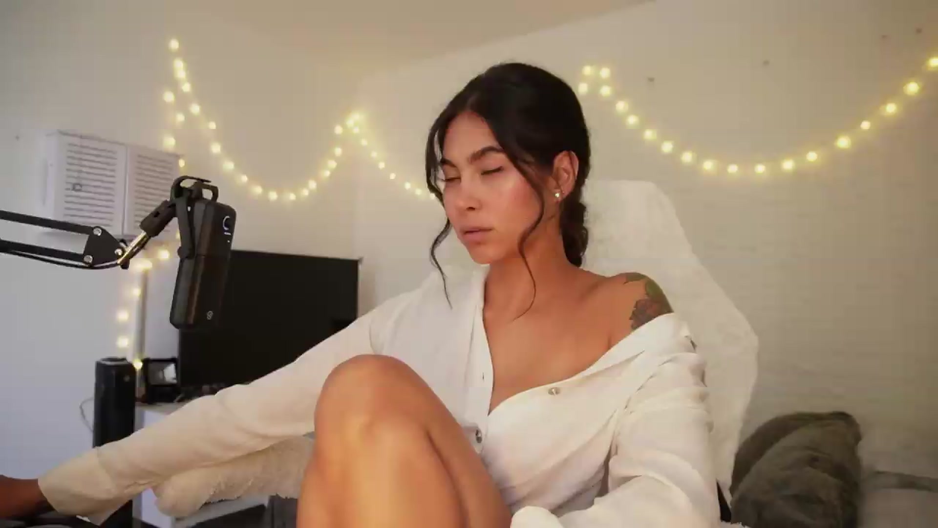 Gallery image thumbnail from Ramonarios's myfreecams stream on, 08/31/2026, 17:50 image 4 of 20