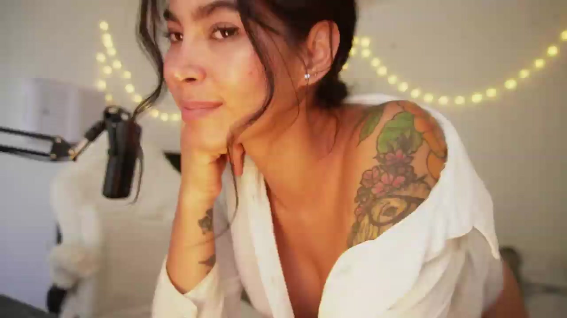 Gallery image thumbnail from Ramonarios's myfreecams stream on, 08/31/2026, 17:50 image 5 of 20