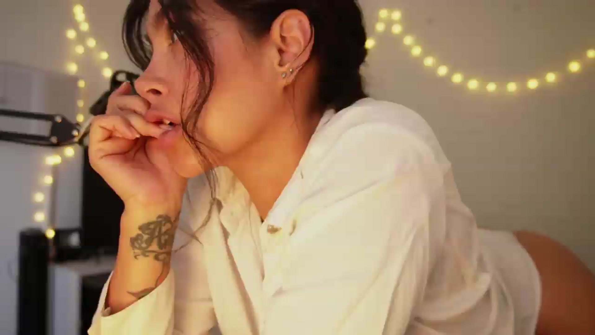 Gallery image thumbnail from Ramonarios's myfreecams stream on, 08/31/2026, 17:50 image 18 of 20