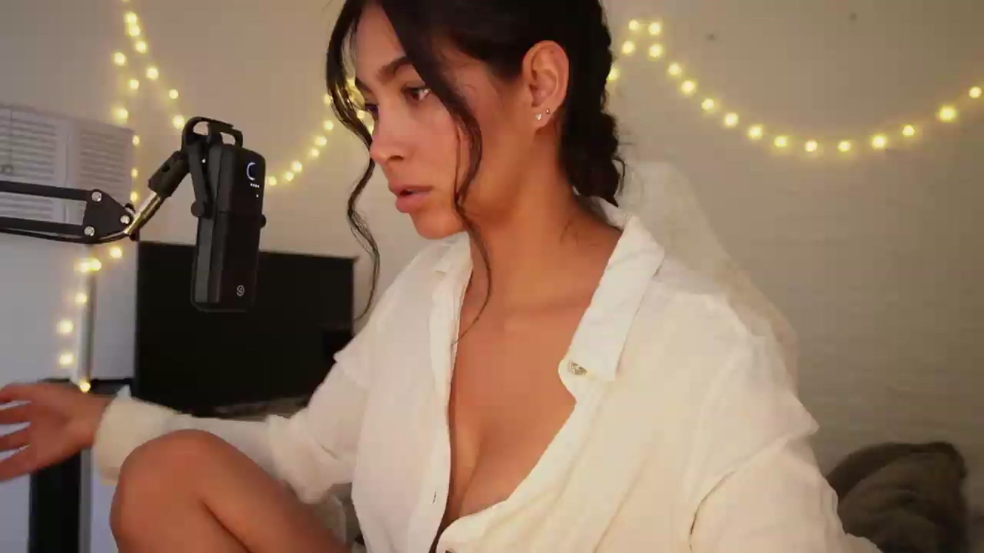 Gallery image thumbnail from Ramonarios's myfreecams stream on, 08/31/2026, 17:50 image 17 of 20