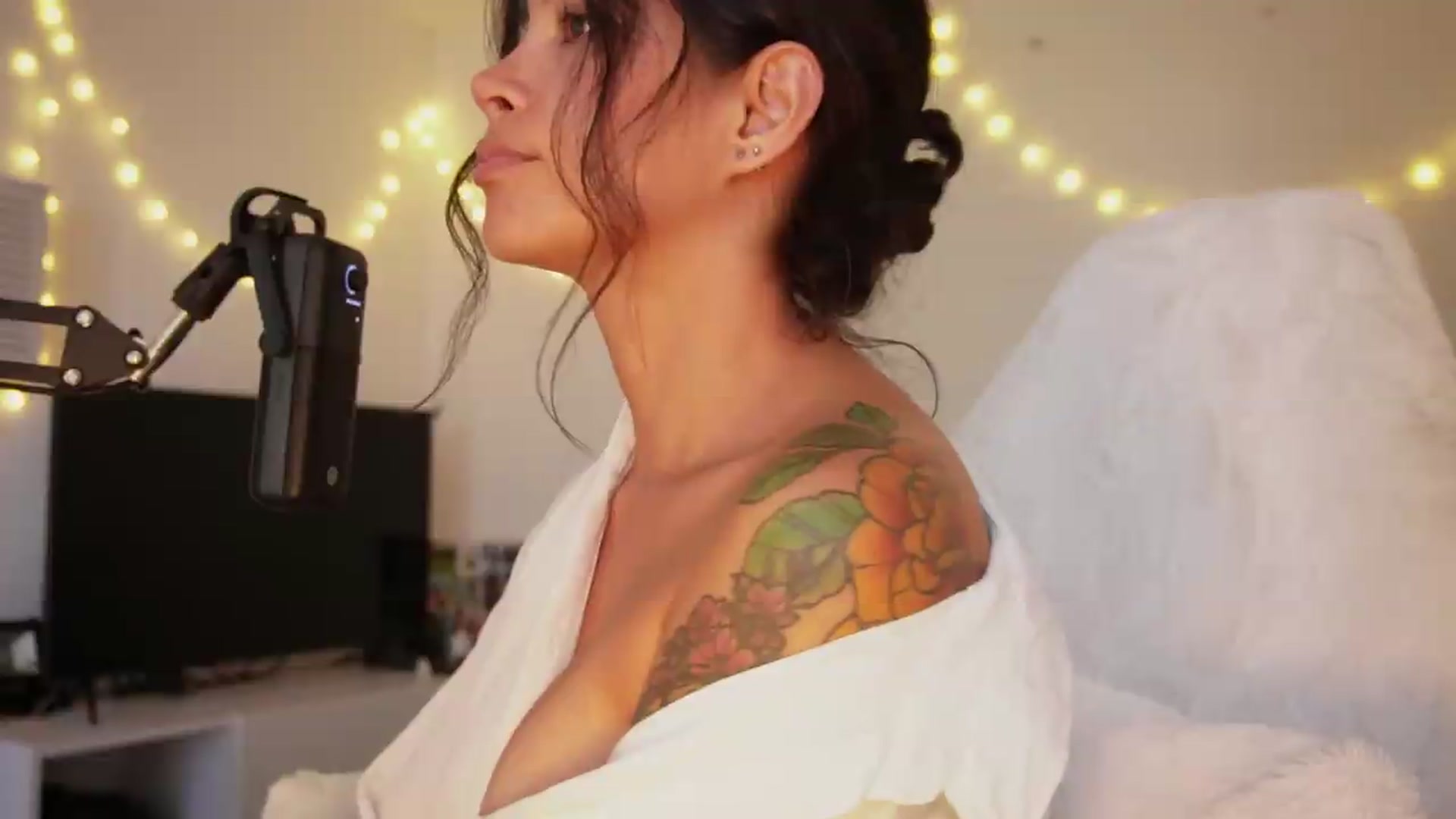 Gallery image thumbnail from Ramonarios's myfreecams stream on, 08/31/2026, 20:09 image 11 of 20