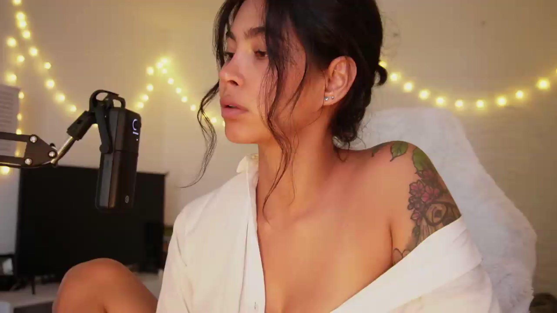 Gallery image thumbnail from Ramonarios's myfreecams stream on, 08/31/2026, 20:09 image 8 of 20