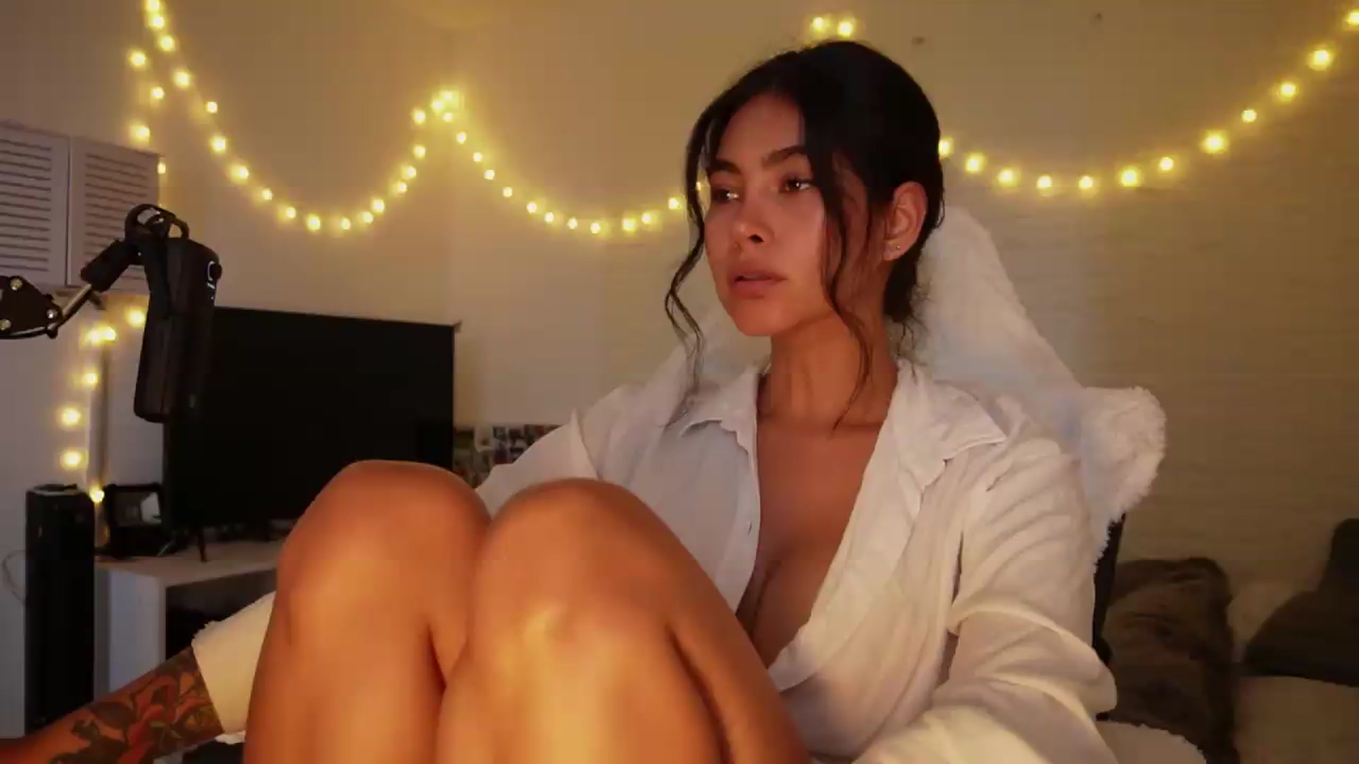 Gallery image thumbnail from Ramonarios's myfreecams stream on, 08/31/2026, 20:09 image 5 of 20