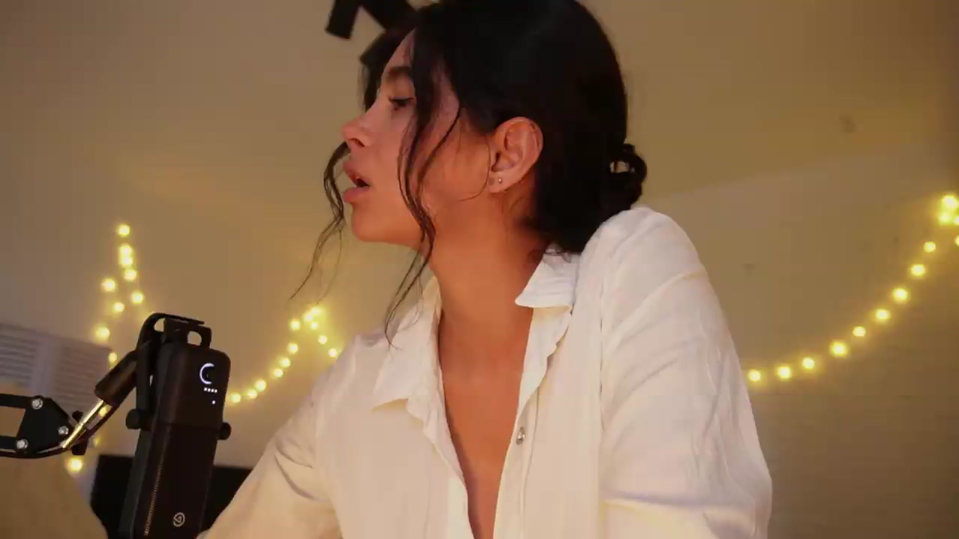 Gallery image thumbnail from Ramonarios's myfreecams stream on, 08/31/2026, 20:09 image 4 of 20