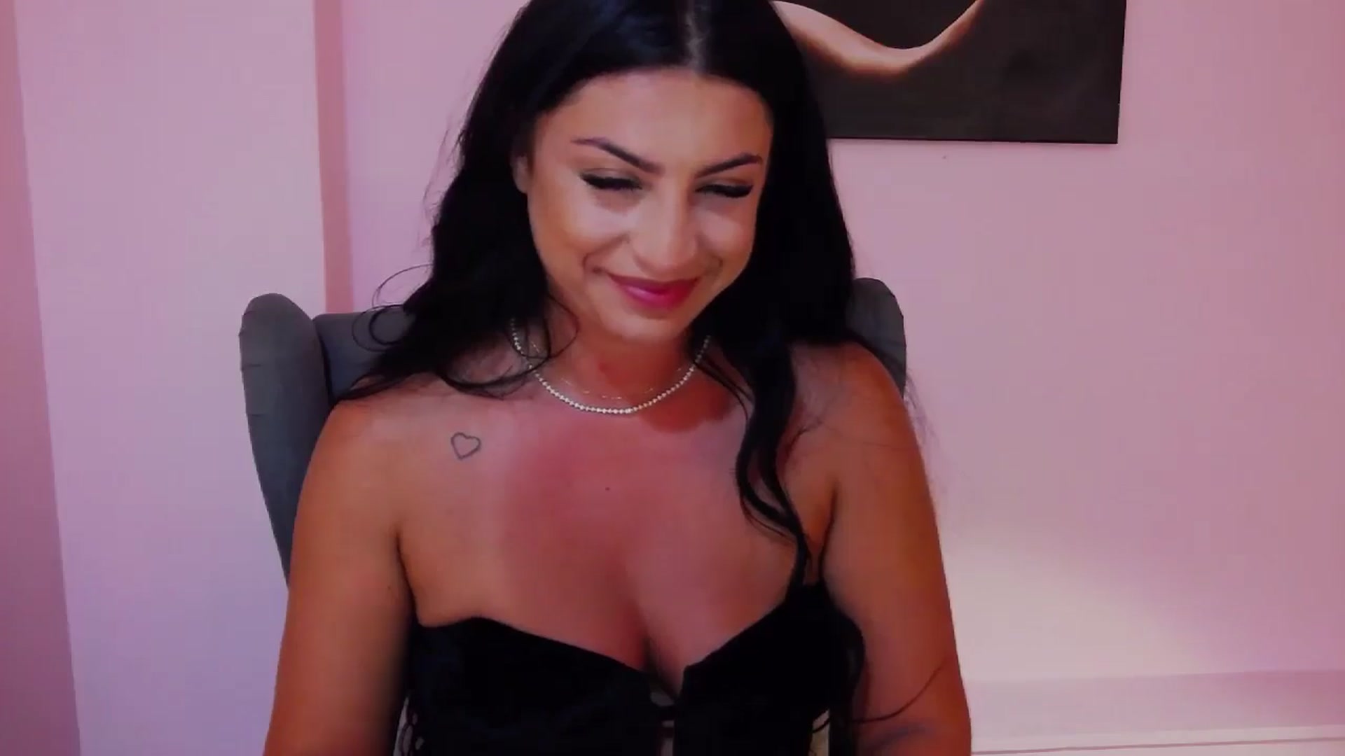 Gallery image thumbnail from Rapunz3l's myfreecams stream on, 09/25/2025, 23:41 image 18 of 20