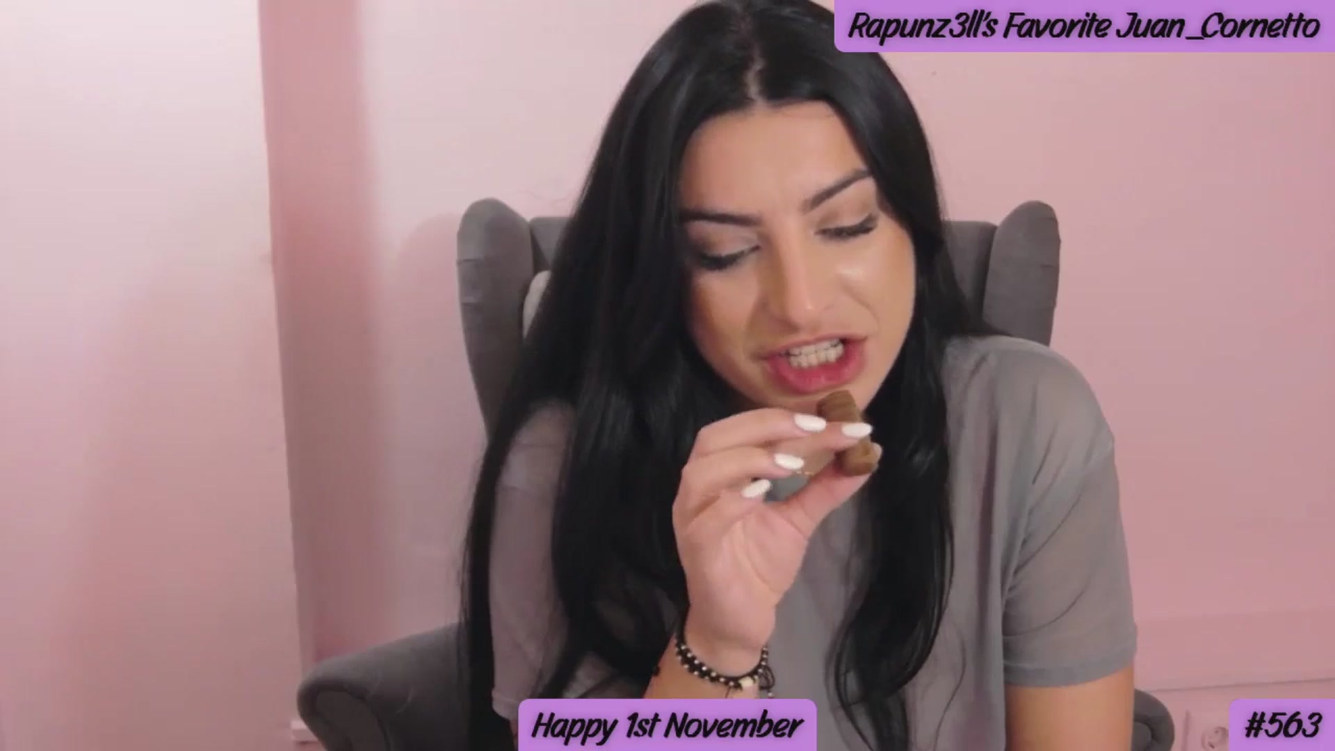 Gallery image thumbnail from Rapunz3l's myfreecams stream on, 11/02/2025, 04:07 image 15 of 20