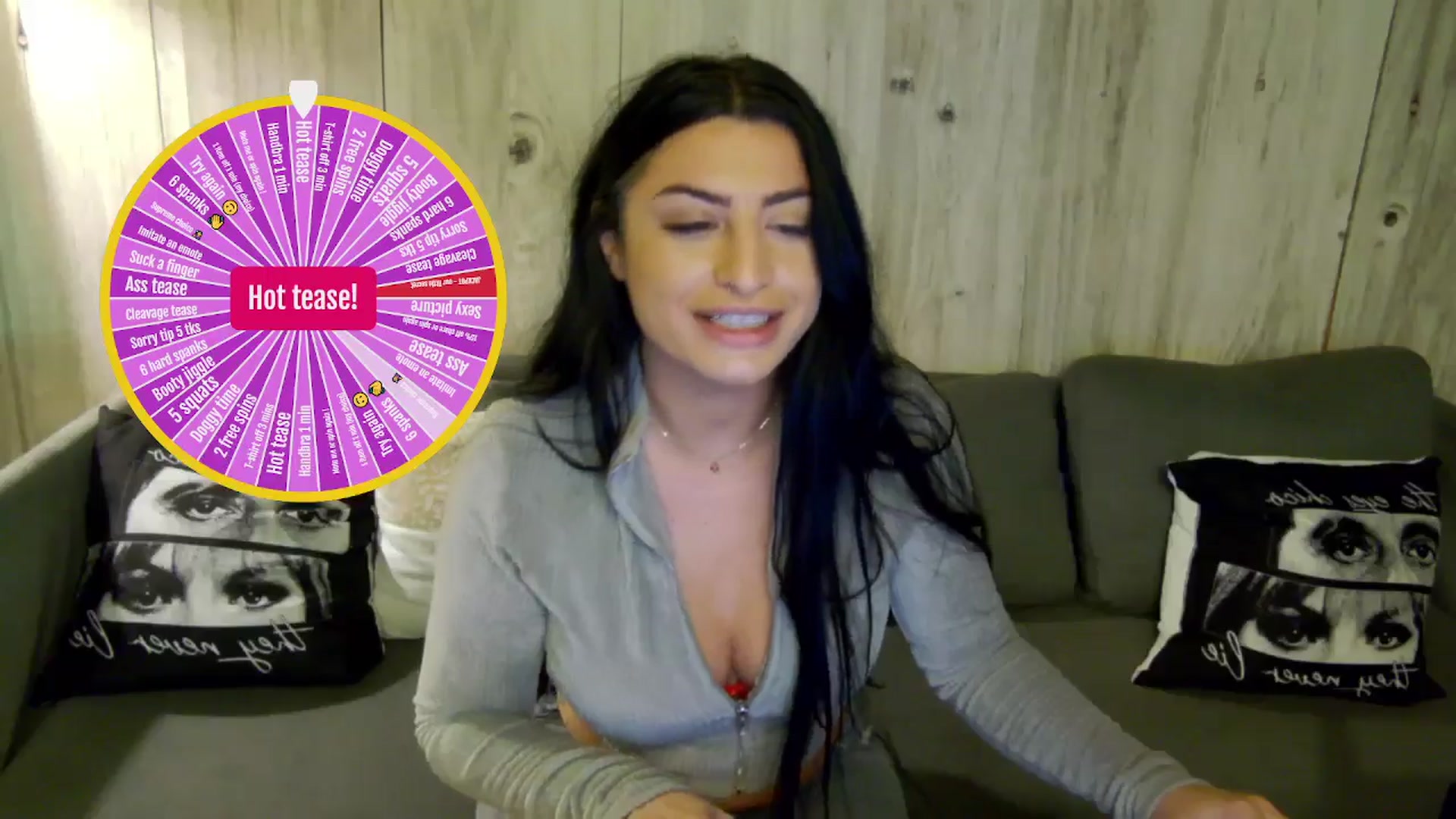 Gallery image thumbnail from Rapunz3l's myfreecams stream on, 11/24/2025, 01:44 image 3 of 20