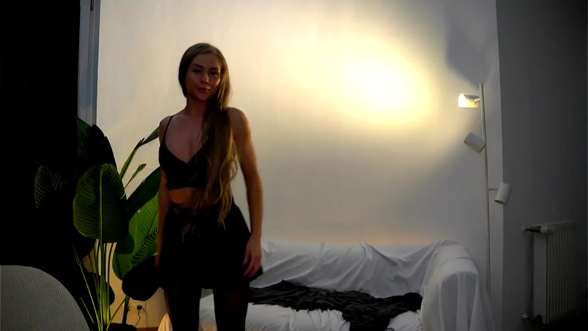 Gallery image thumbnail from Rapunzel_'s myfreecams stream on, 11/10/2024, 19:39 image 11 of 20