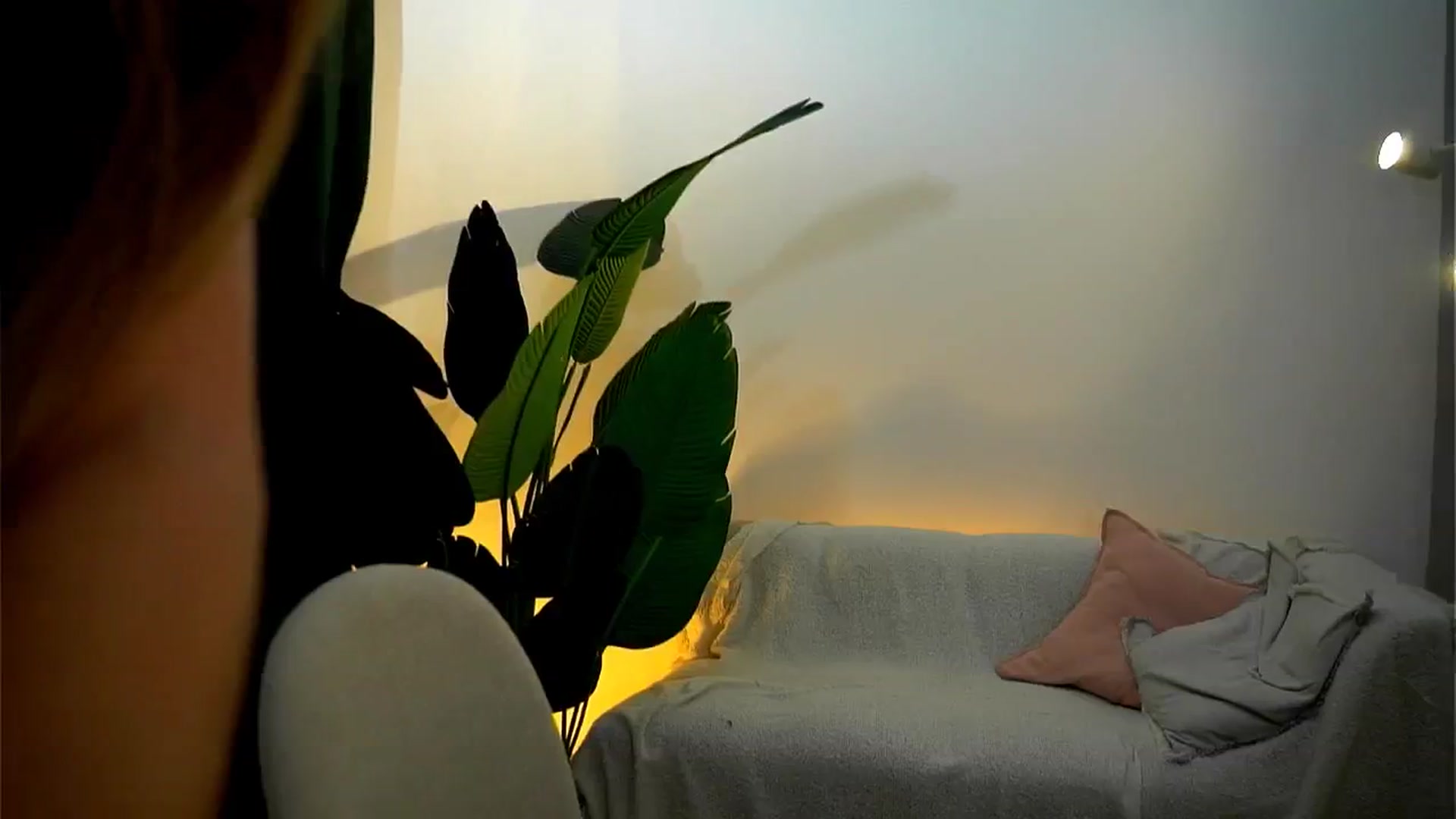 Gallery image thumbnail from Rapunzel_'s myfreecams stream on, 12/04/2024, 21:04 image 13 of 20