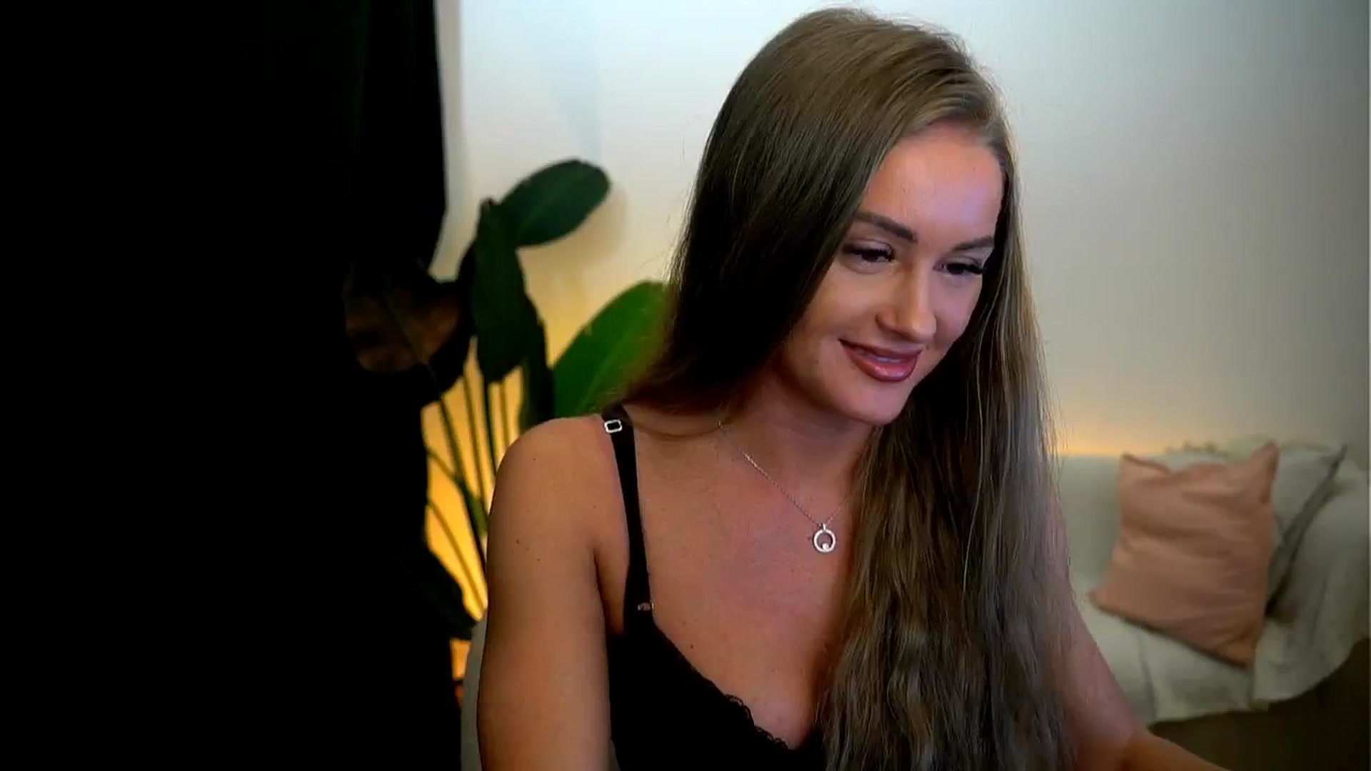 Gallery image thumbnail from Rapunzel_'s myfreecams stream on, 01/08/2025, 16:07 image 8 of 20