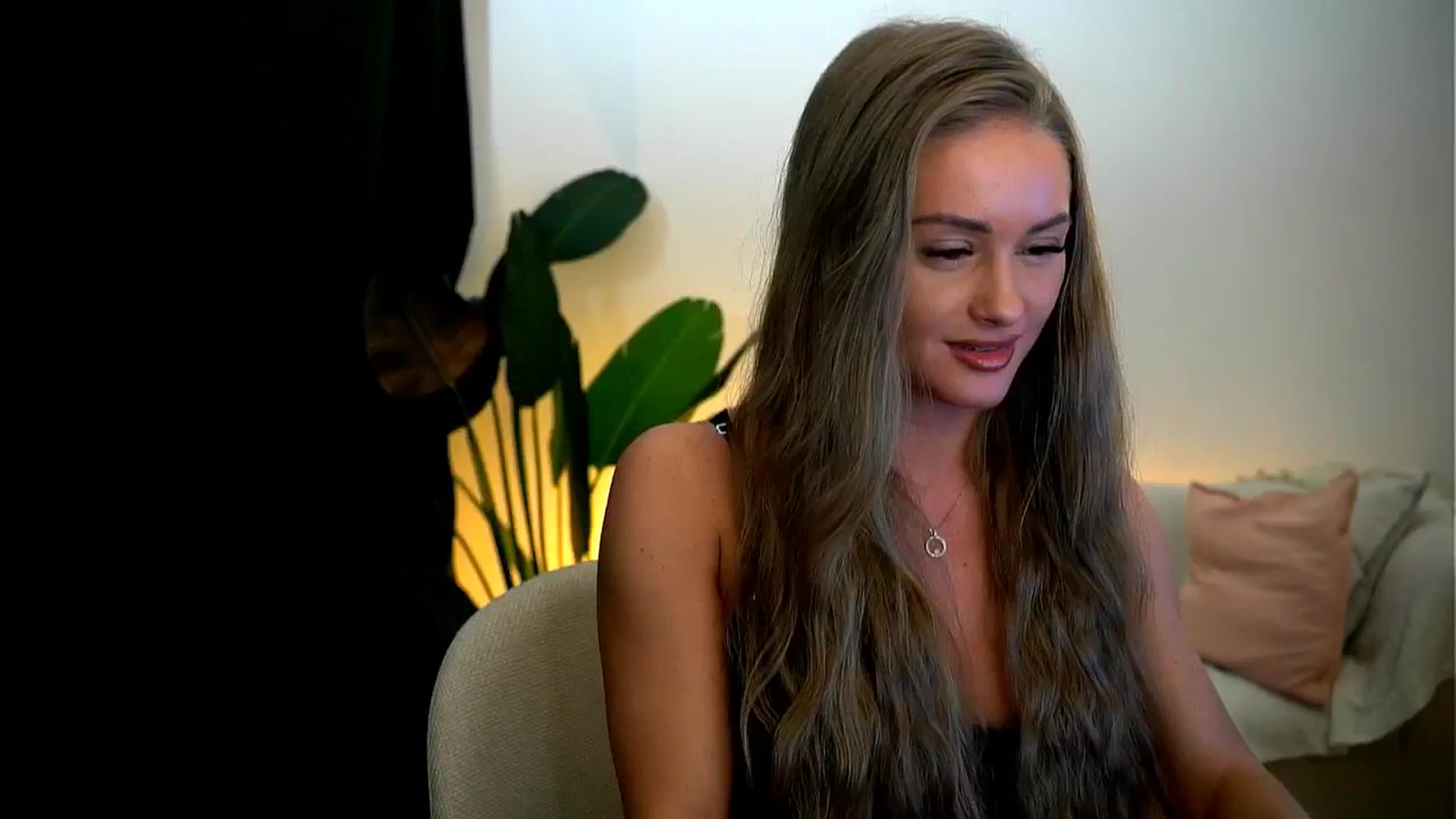 Gallery image thumbnail from Rapunzel_'s myfreecams stream on, 01/08/2025, 16:07 image 5 of 20