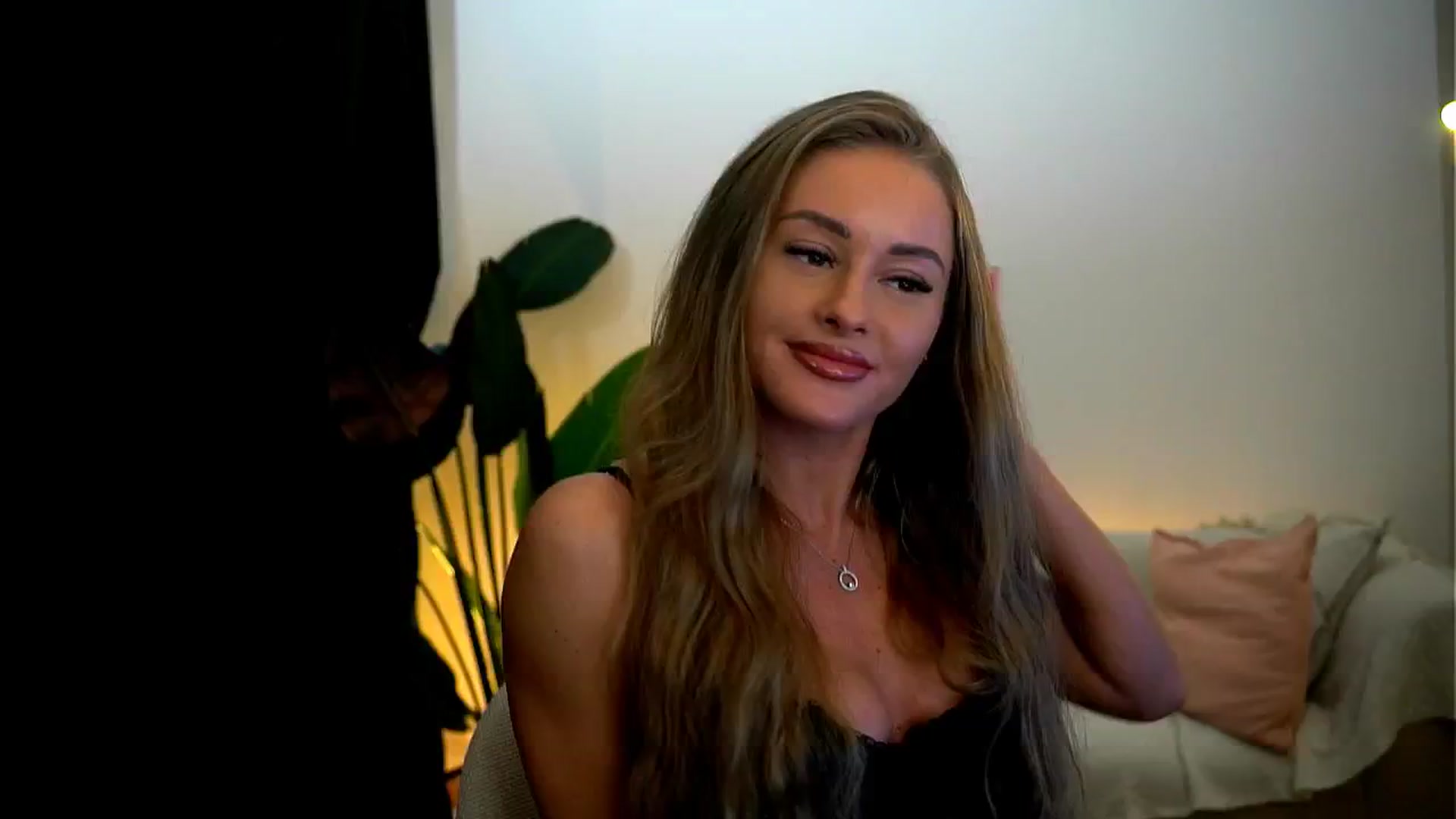 Gallery image thumbnail from Rapunzel_'s myfreecams stream on, 01/08/2025, 16:07 image 1 of 20