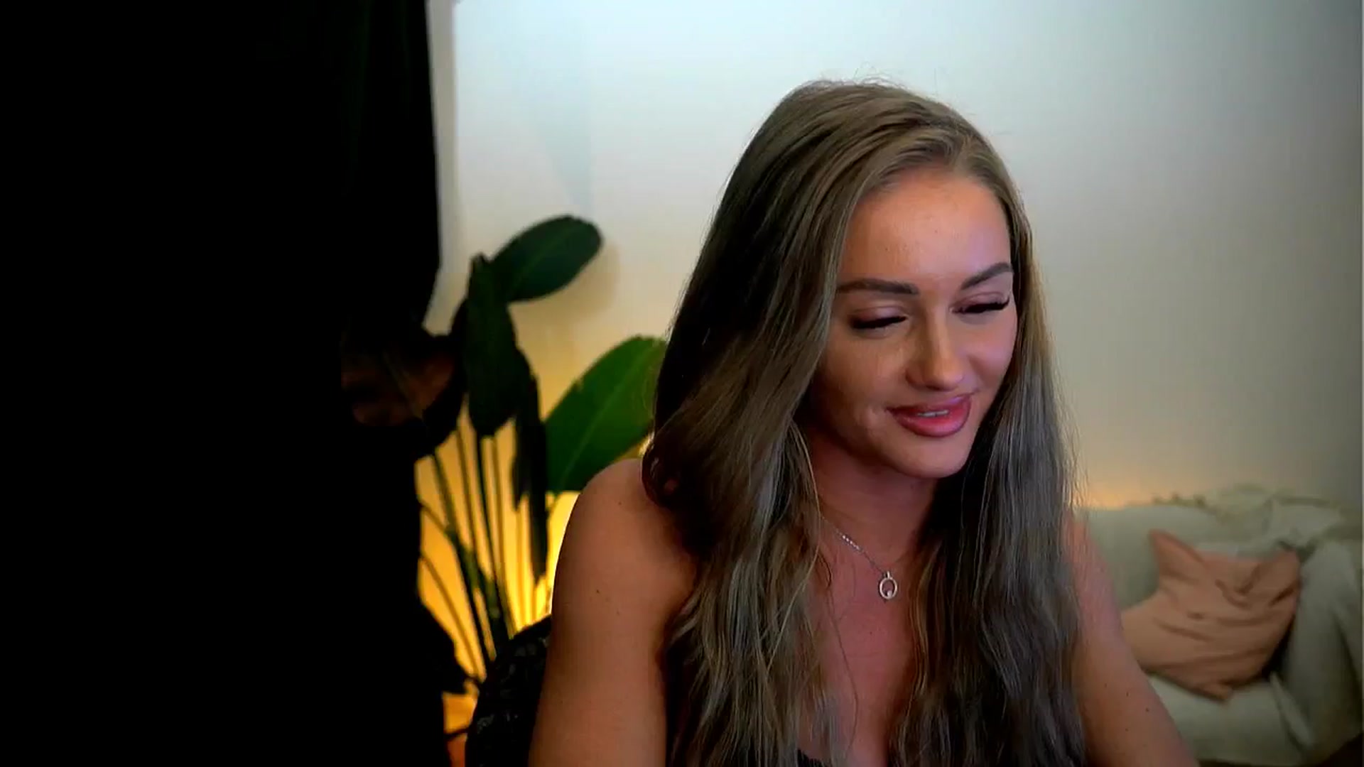 Gallery image thumbnail from Rapunzel_'s myfreecams stream on, 01/08/2025, 18:20 image 5 of 20