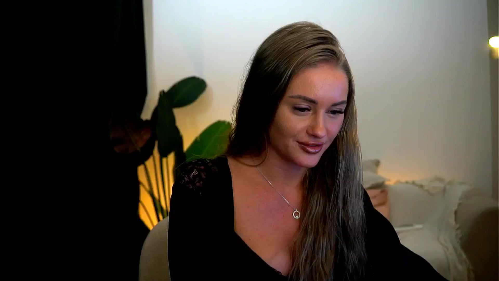 Gallery image thumbnail from Rapunzel_'s myfreecams stream on, 01/08/2025, 20:16 image 6 of 20
