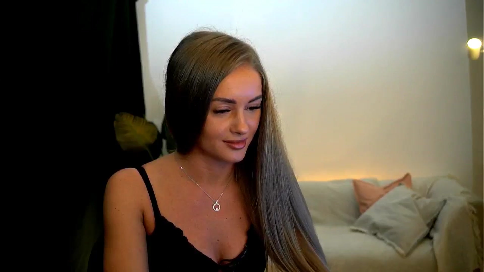 Gallery image thumbnail from Rapunzel_'s myfreecams stream on, 01/09/2025, 14:54 image 6 of 20