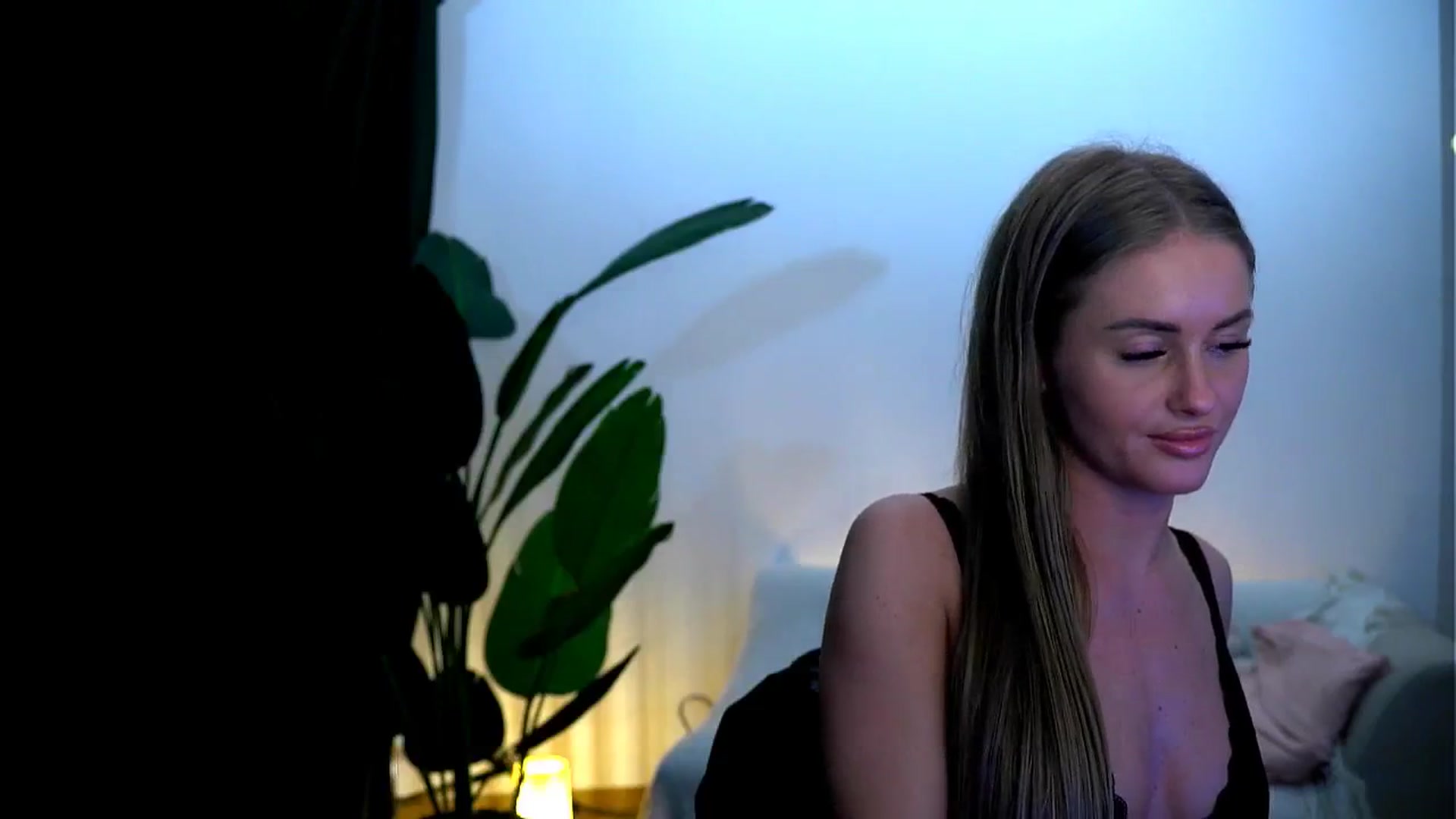 Gallery image thumbnail from Rapunzel_'s myfreecams stream on, 01/24/2025, 22:23 image 10 of 20