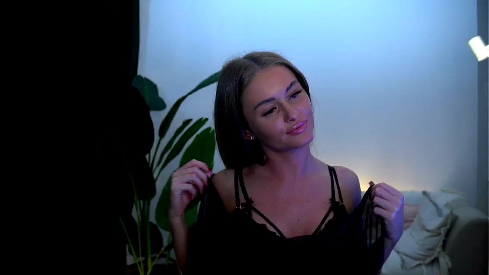 Gallery image thumbnail from Rapunzel_'s myfreecams stream on, 01/27/2025, 18:02 image 8 of 20