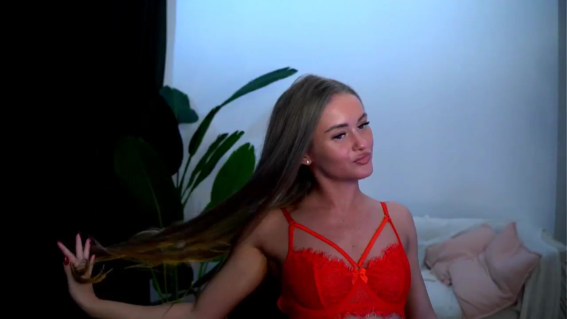 Gallery image thumbnail from Rapunzel_'s myfreecams stream on, 02/04/2025, 19:08 image 9 of 20