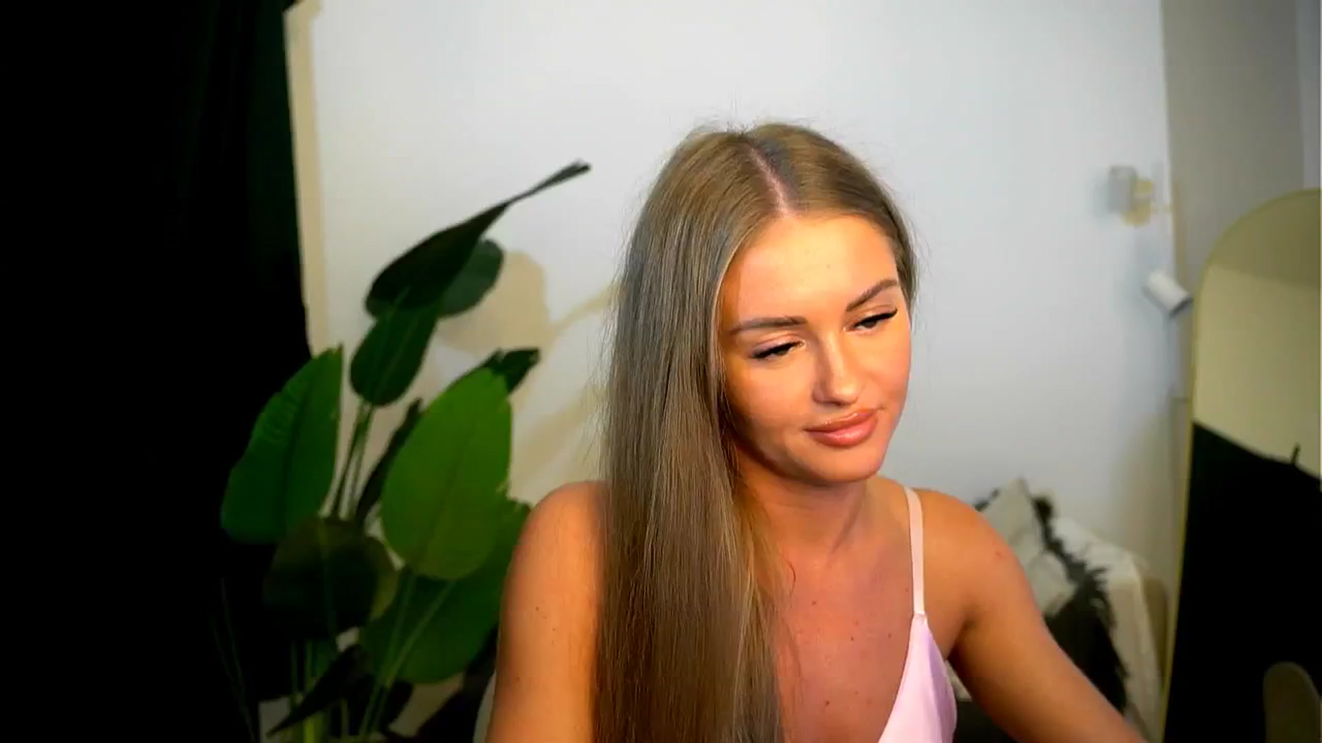 Gallery image thumbnail from Rapunzel_'s myfreecams stream on, 02/11/2025, 20:29 image 15 of 20