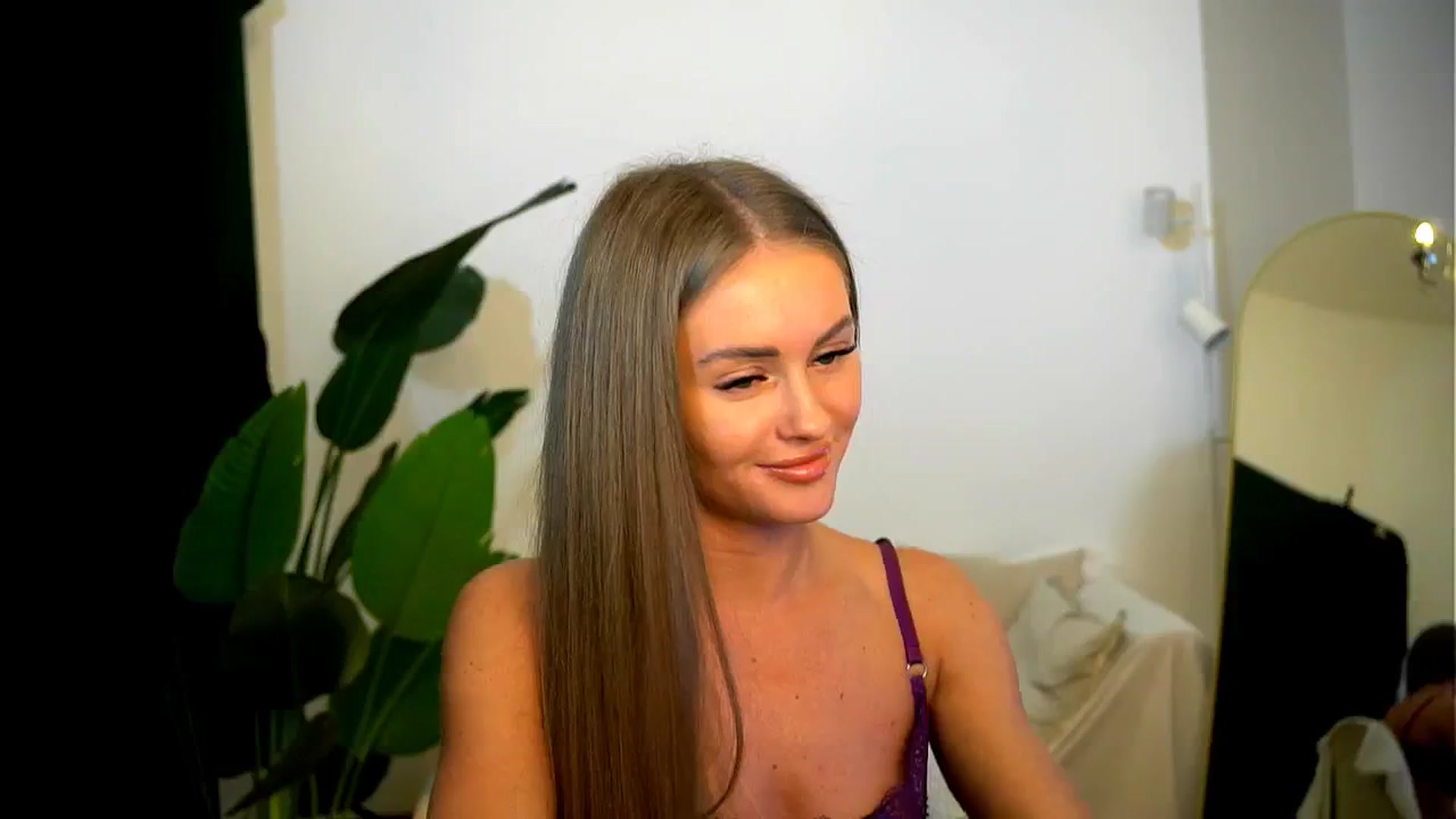 Gallery image thumbnail from Rapunzel_'s myfreecams stream on, 02/13/2025, 18:46 image 11 of 20