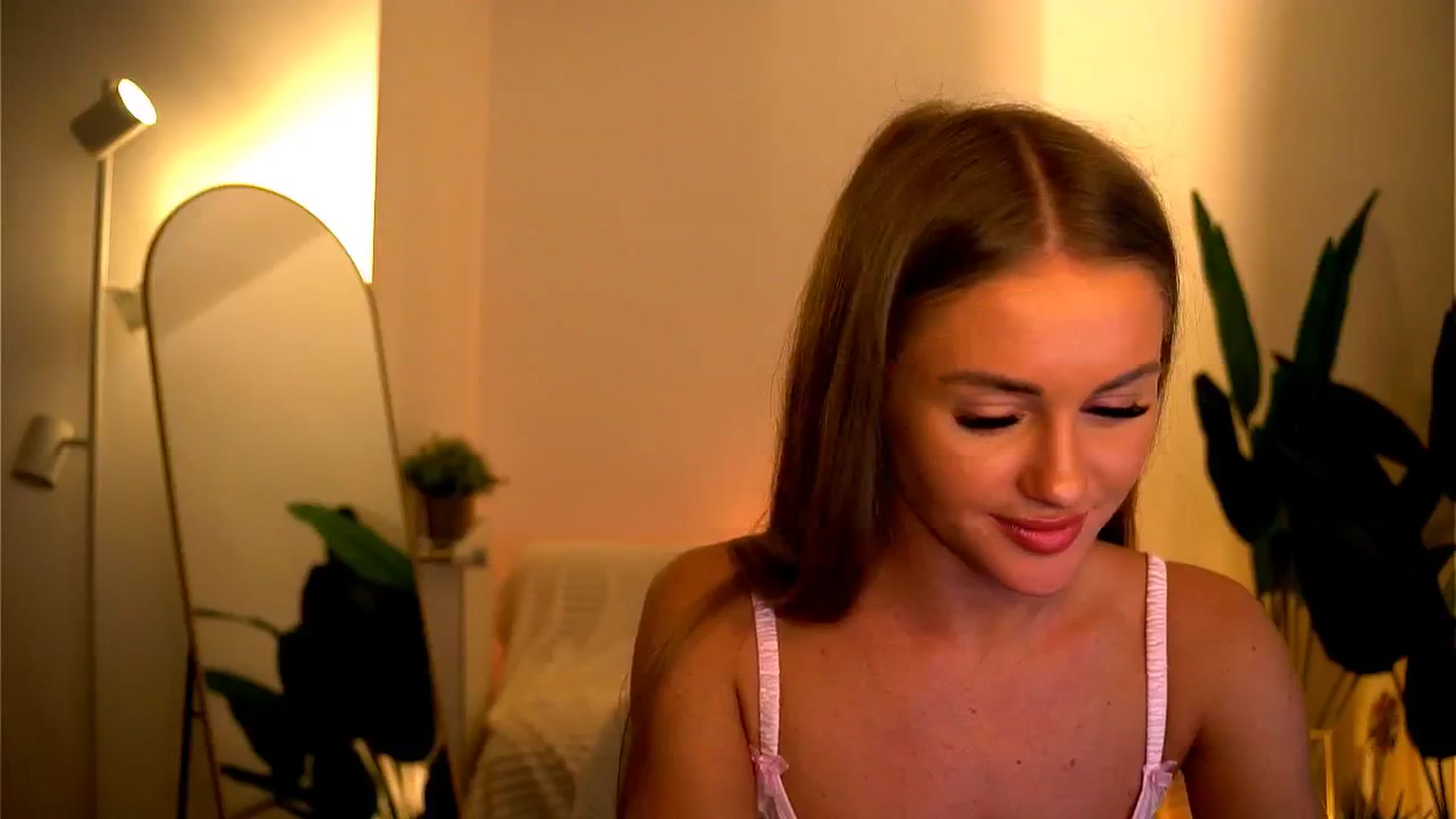 Gallery image thumbnail from Rapunzel_'s myfreecams stream on, 02/16/2025, 24:56 image 13 of 20