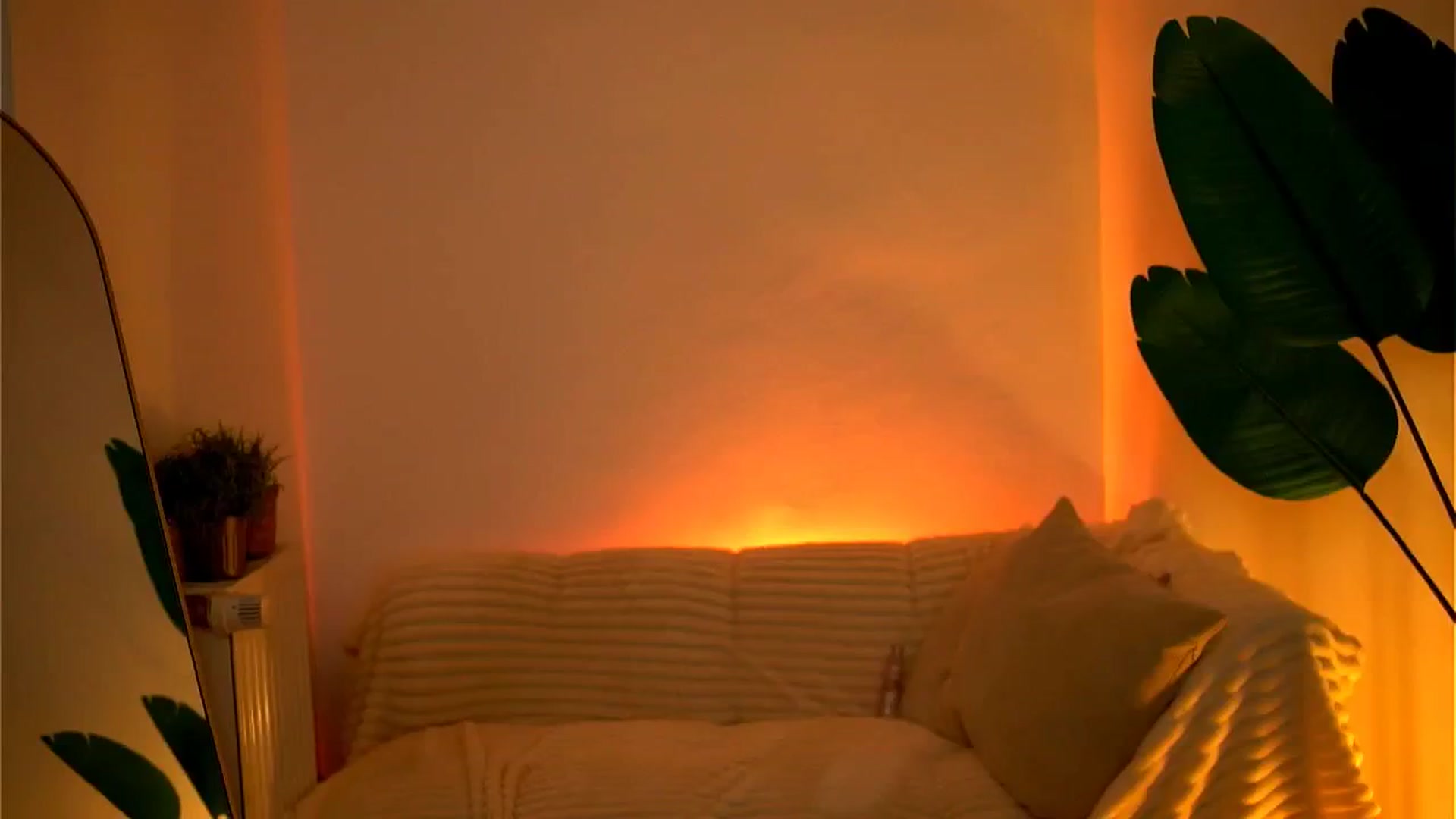 Gallery image thumbnail from Rapunzel_'s myfreecams stream on, 04/06/2025, 24:21 image 13 of 20