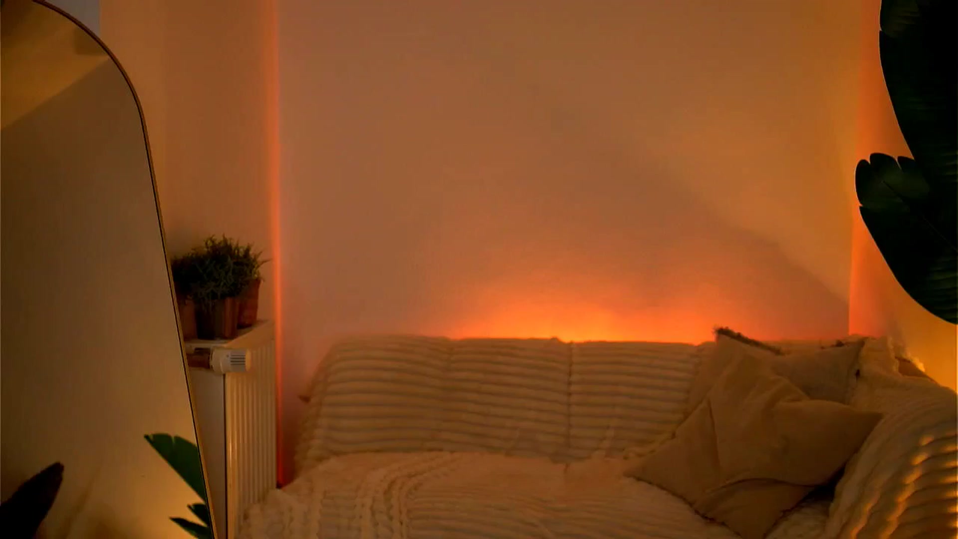 Gallery image thumbnail from Rapunzel_'s myfreecams stream on, 04/09/2025, 24:03 image 15 of 20