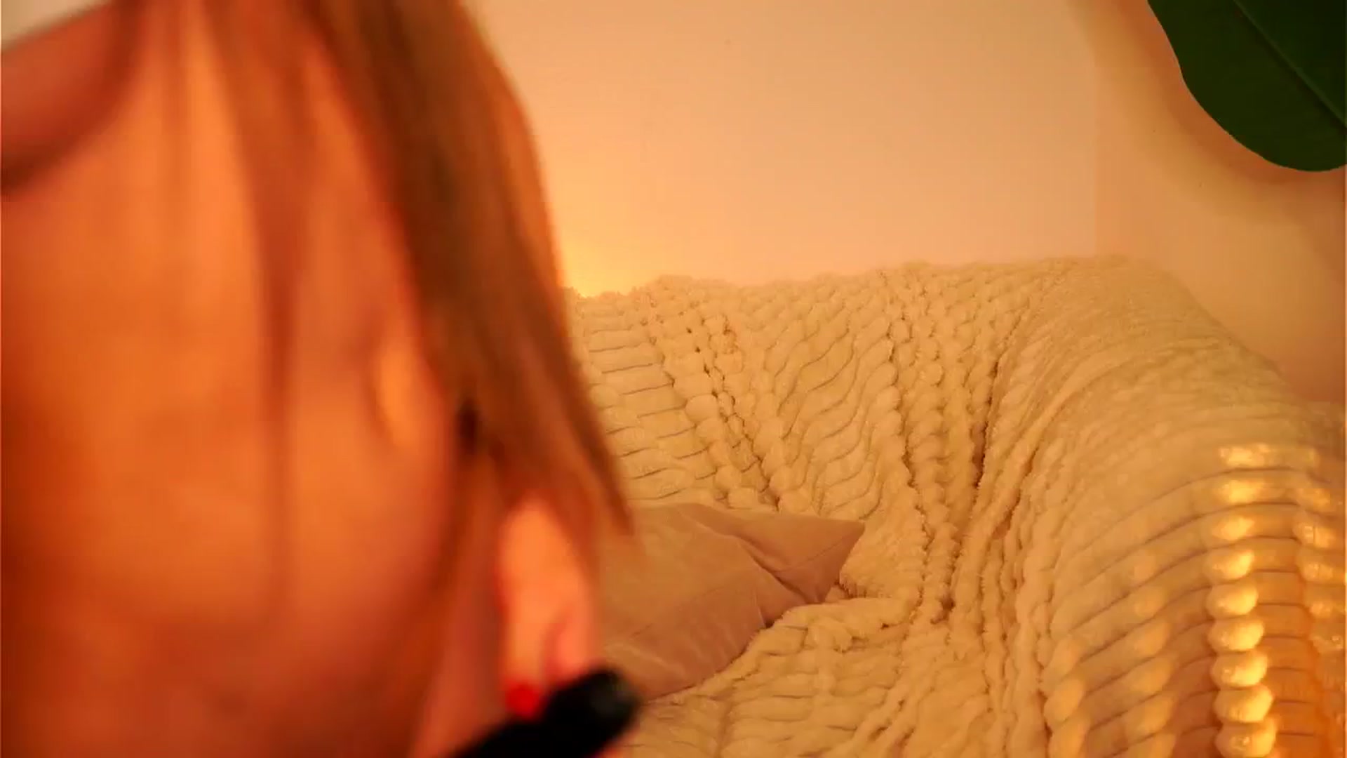 Gallery image thumbnail from Rapunzel_'s myfreecams stream on, 05/29/2025, 01:39 image 17 of 20
