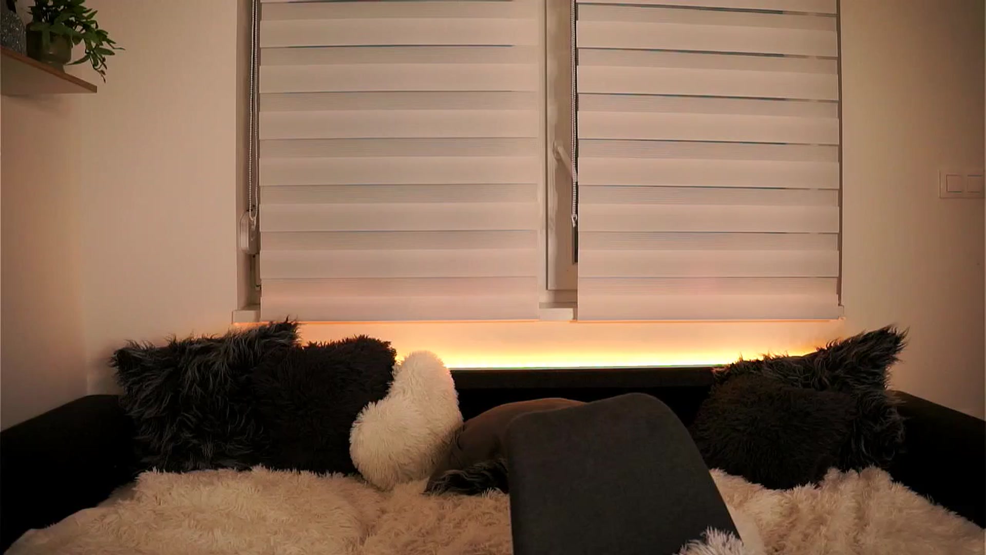 Gallery image thumbnail from Rapunzel_'s myfreecams stream on, 06/14/2025, 24:52 image 19 of 20