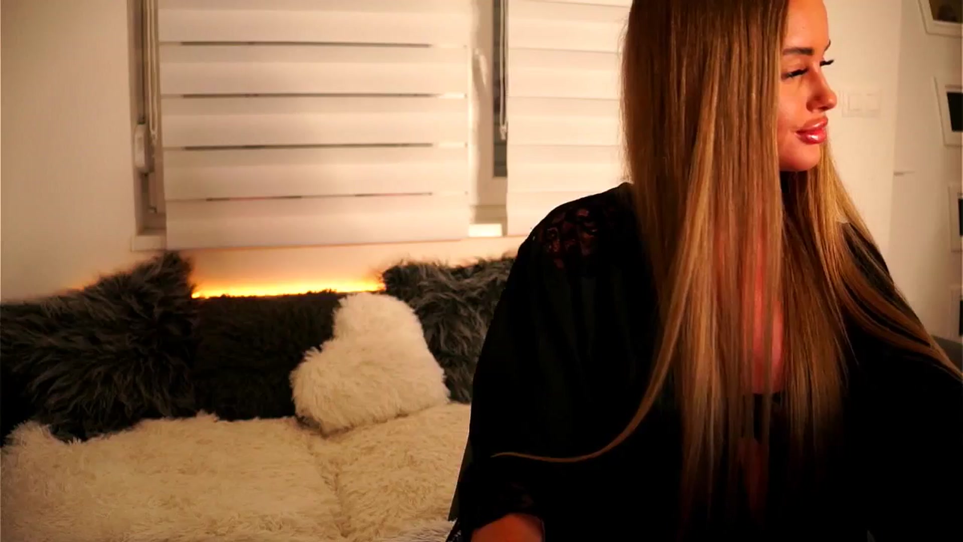 Gallery image thumbnail from Rapunzel_'s myfreecams stream on, 06/16/2025, 20:52 image 7 of 20