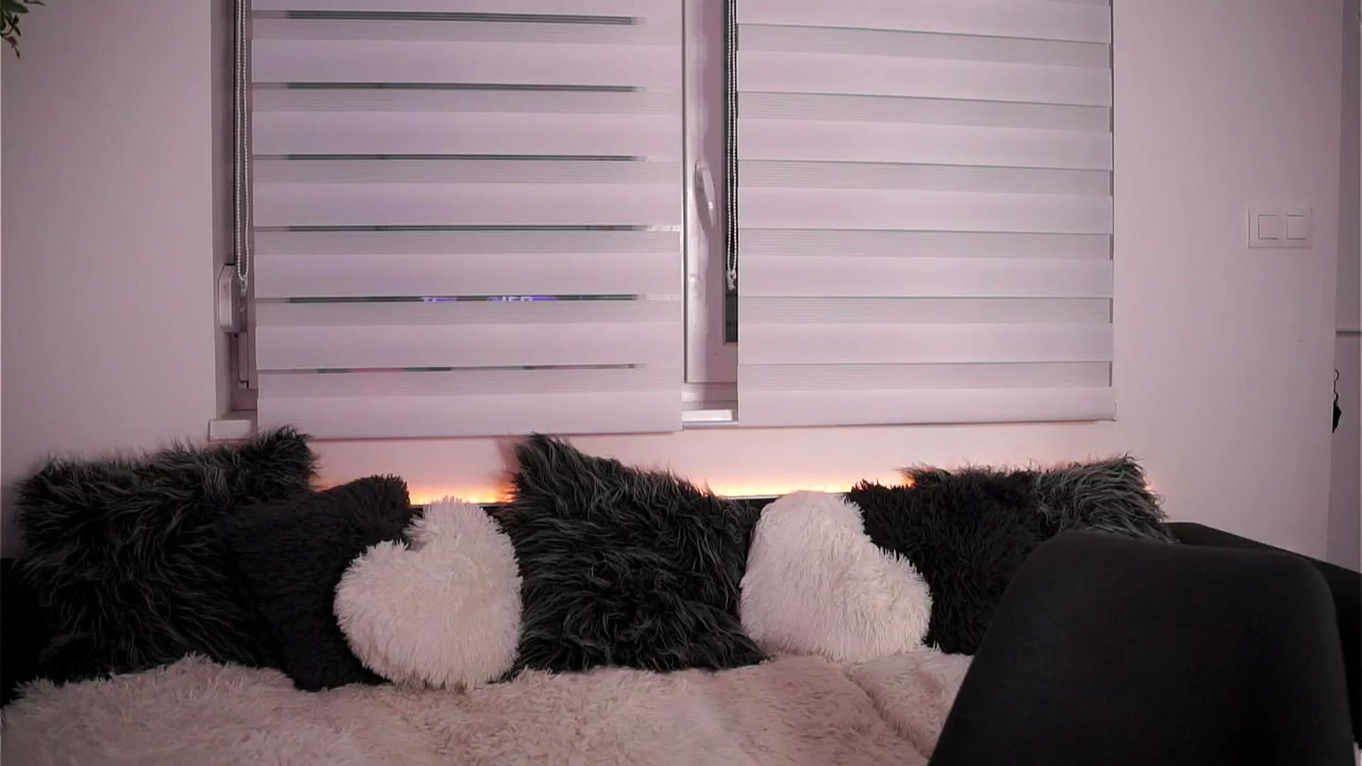 Gallery image thumbnail from Rapunzel_'s myfreecams stream on, 06/17/2025, 21:58 image 9 of 20